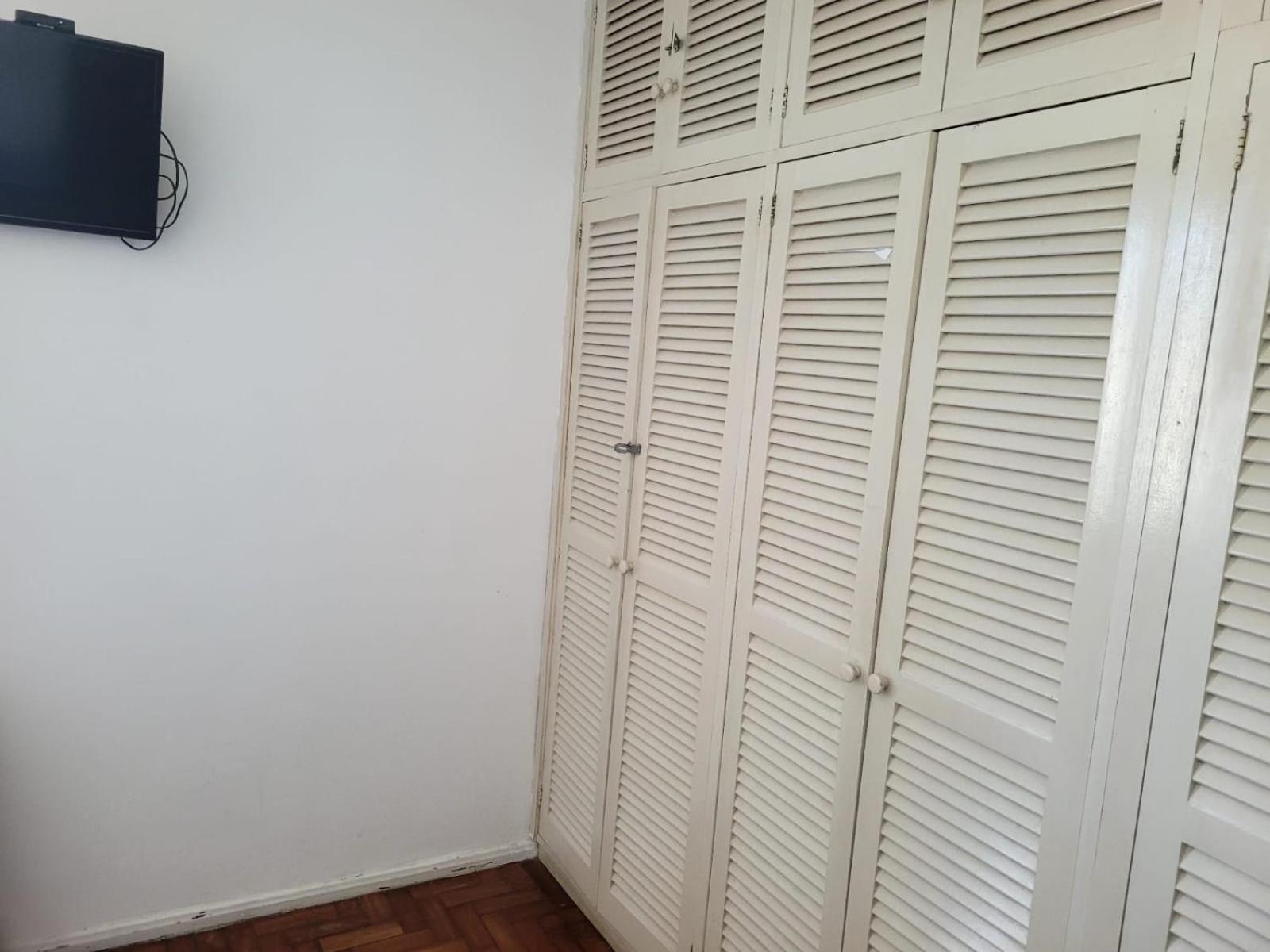 Apartamento na praia forte de 1 quarto, sala, cozinha e 1 banheiro