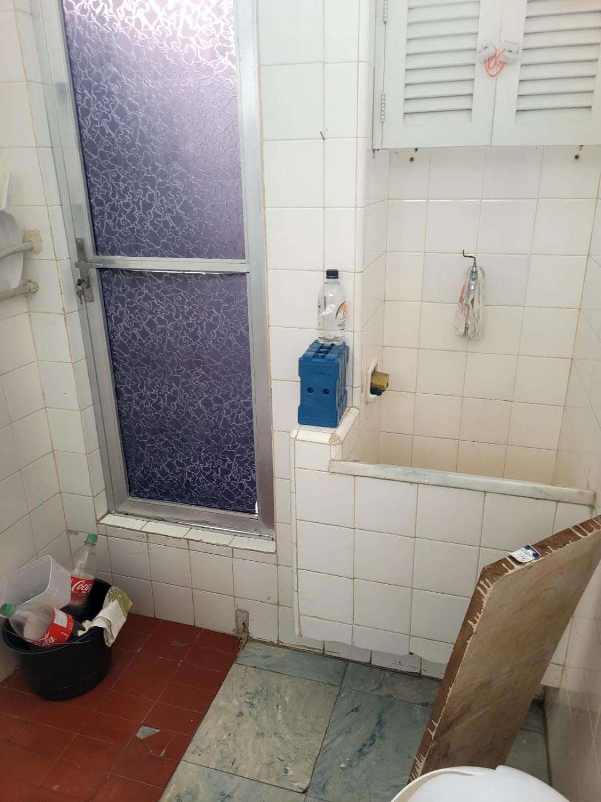 Apartamento na praia forte de 1 quarto, sala, cozinha e 1 banheiro