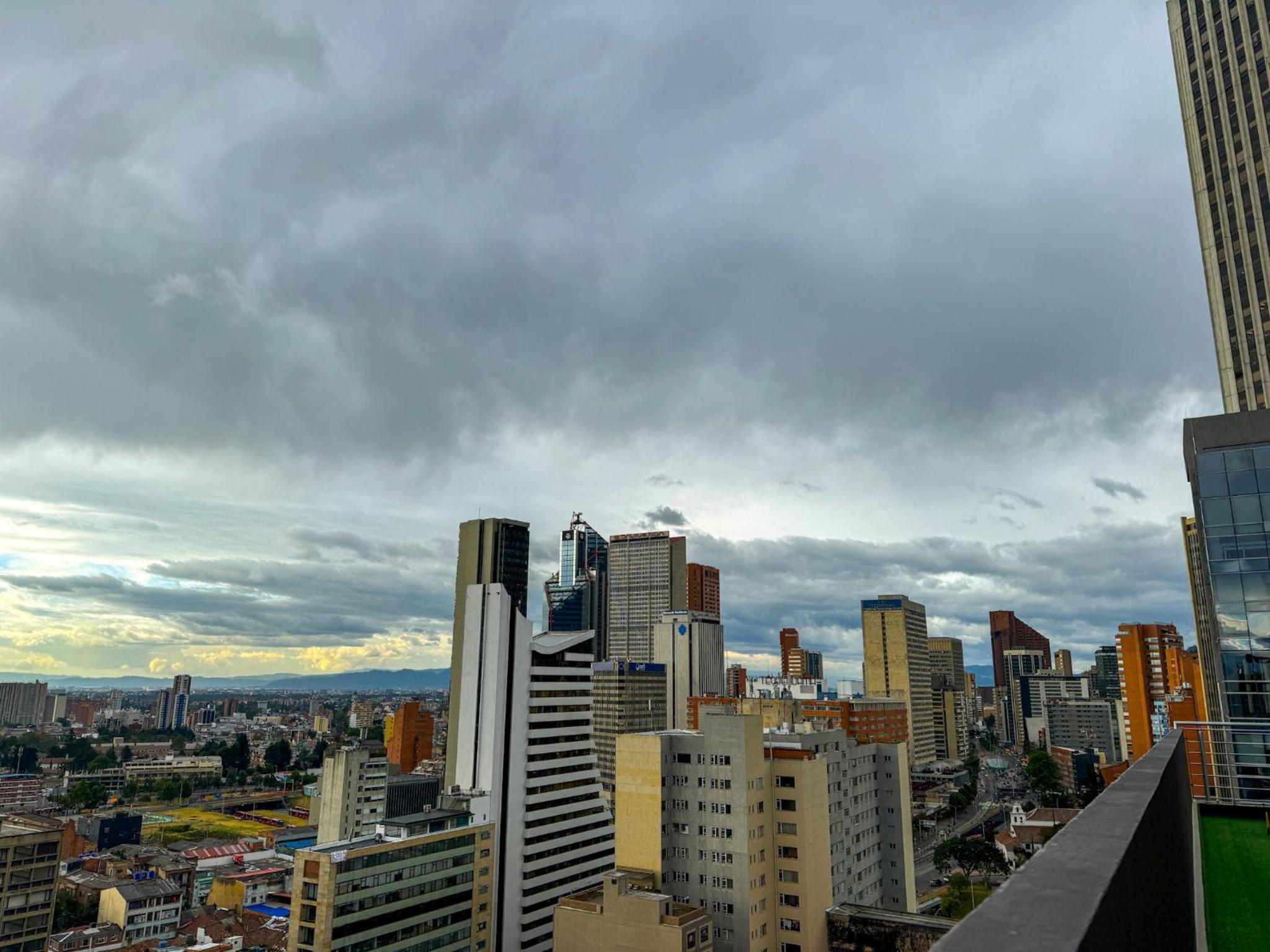ApartaSuite con la mejor vista en Centro Internacional Bogotá