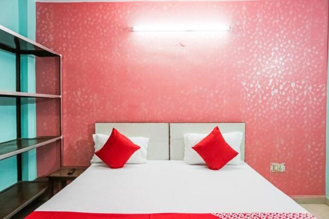 Lotus Stay - 1 Min Walk in from Nizamuddin Railway Station view 2