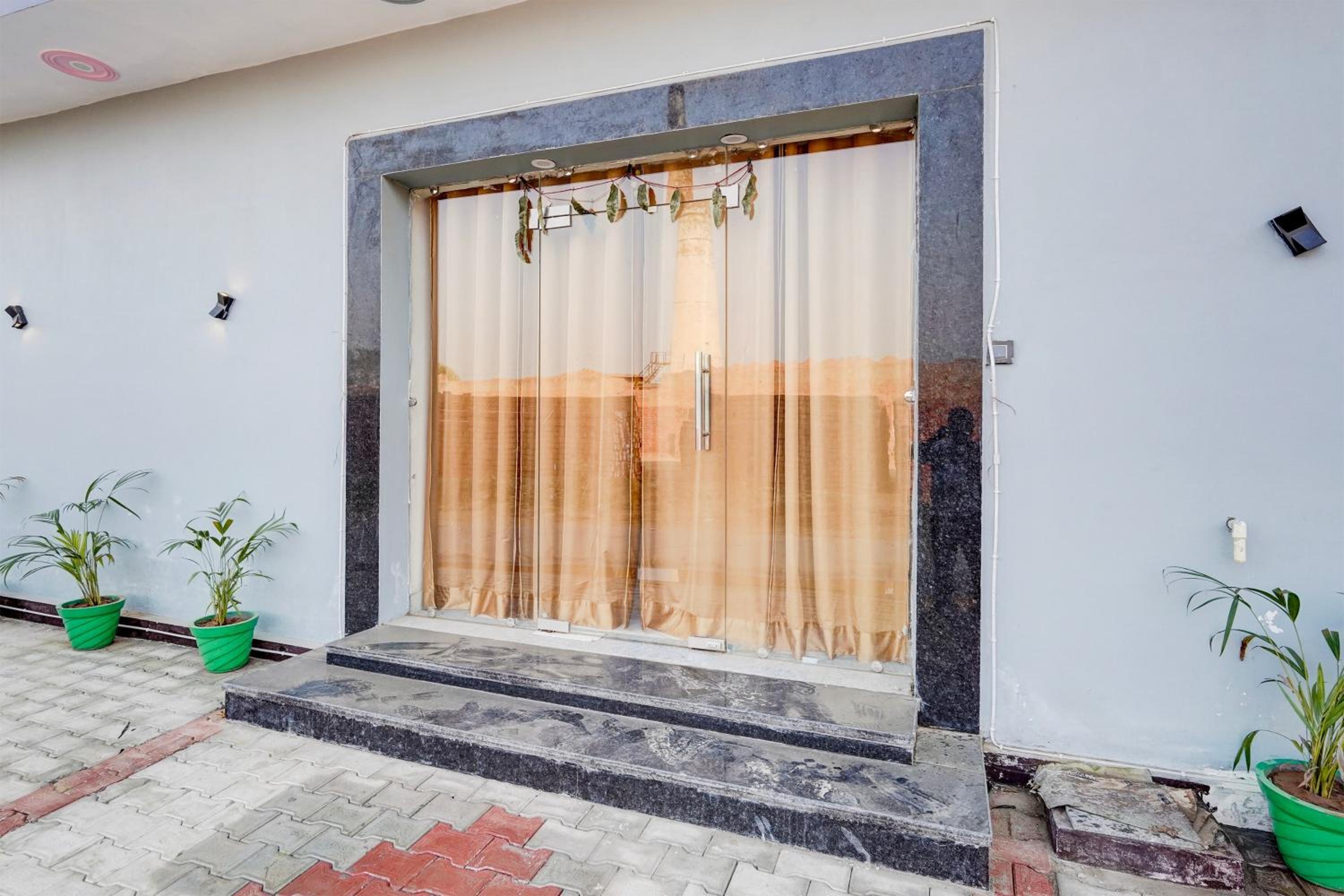 OYO JANNAT RESIDENCY