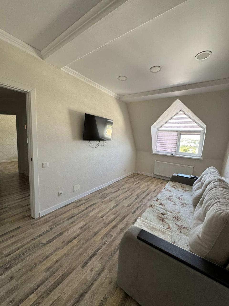Apartment in the center near Park view 2
