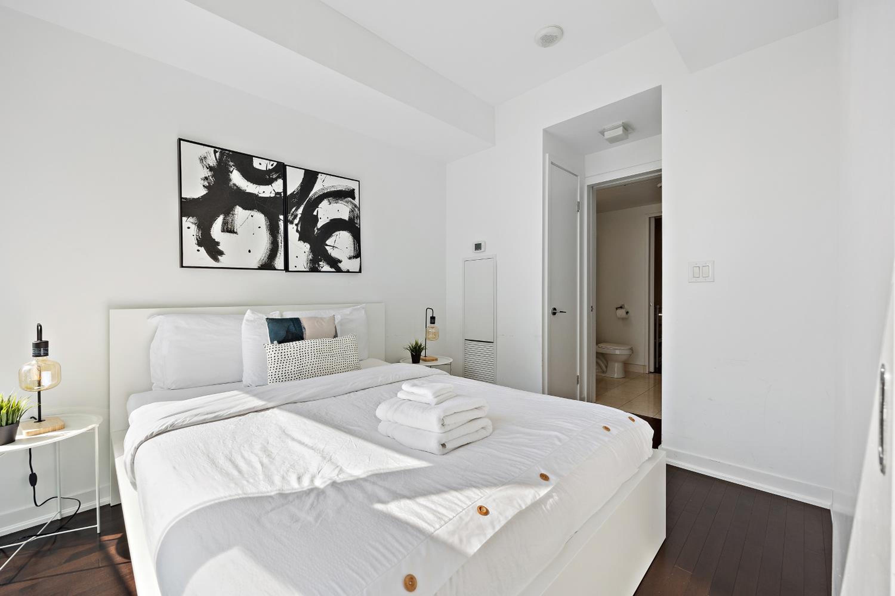 Comfy Downtown Toronto Suites