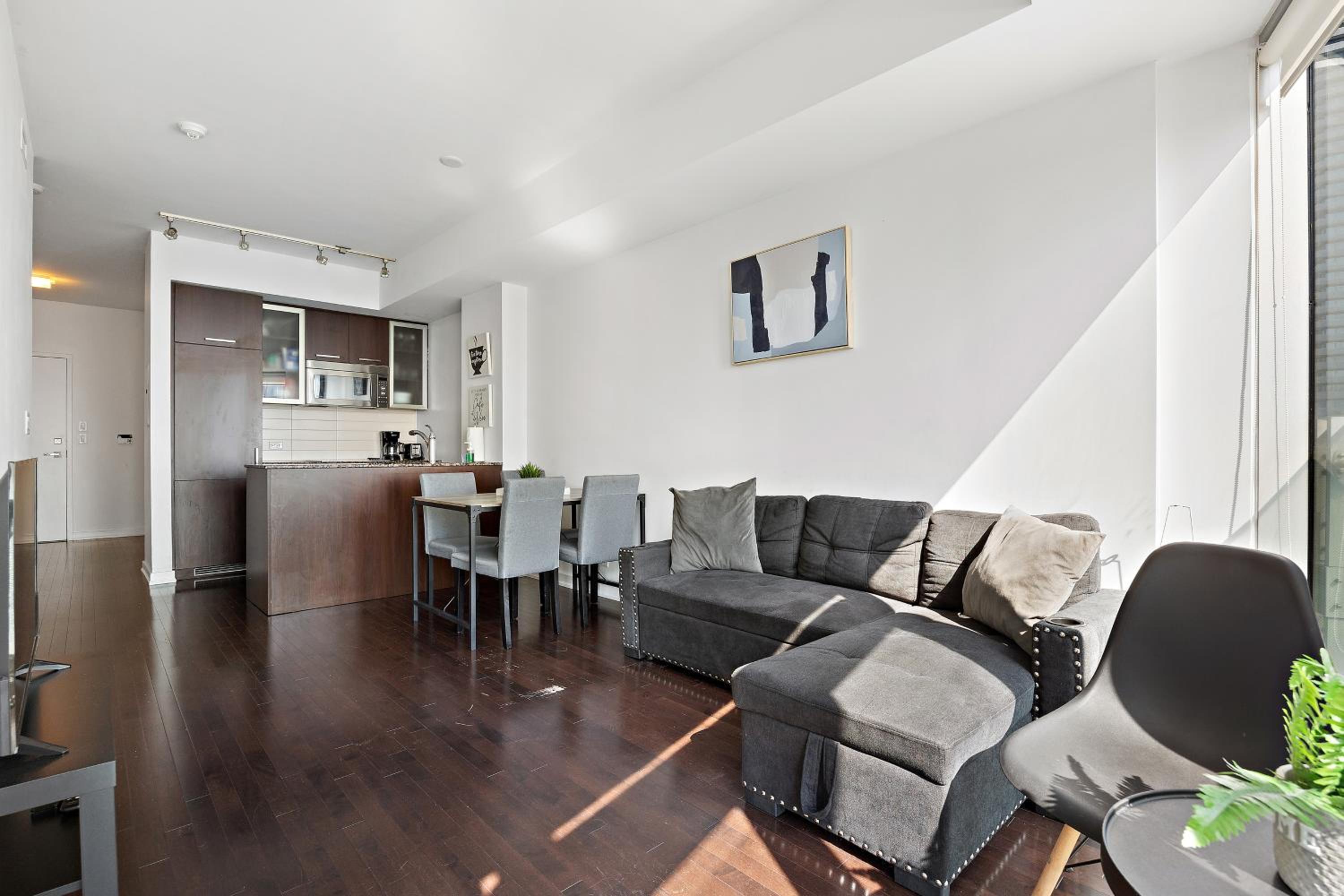 Comfy Downtown Toronto Suites