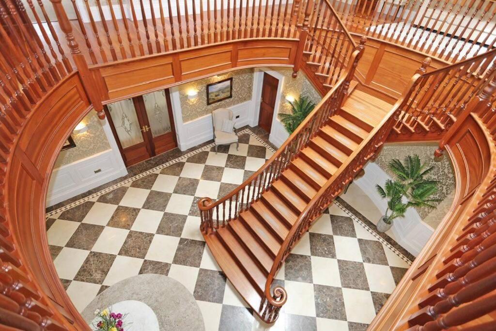 Sallymount House