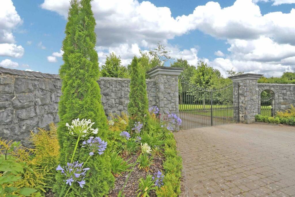 Sallymount House