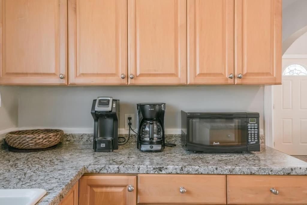 Albany Vacations - Corvallis OSU 3 Bedroom Cheerful Bungalow House - Property Image 3