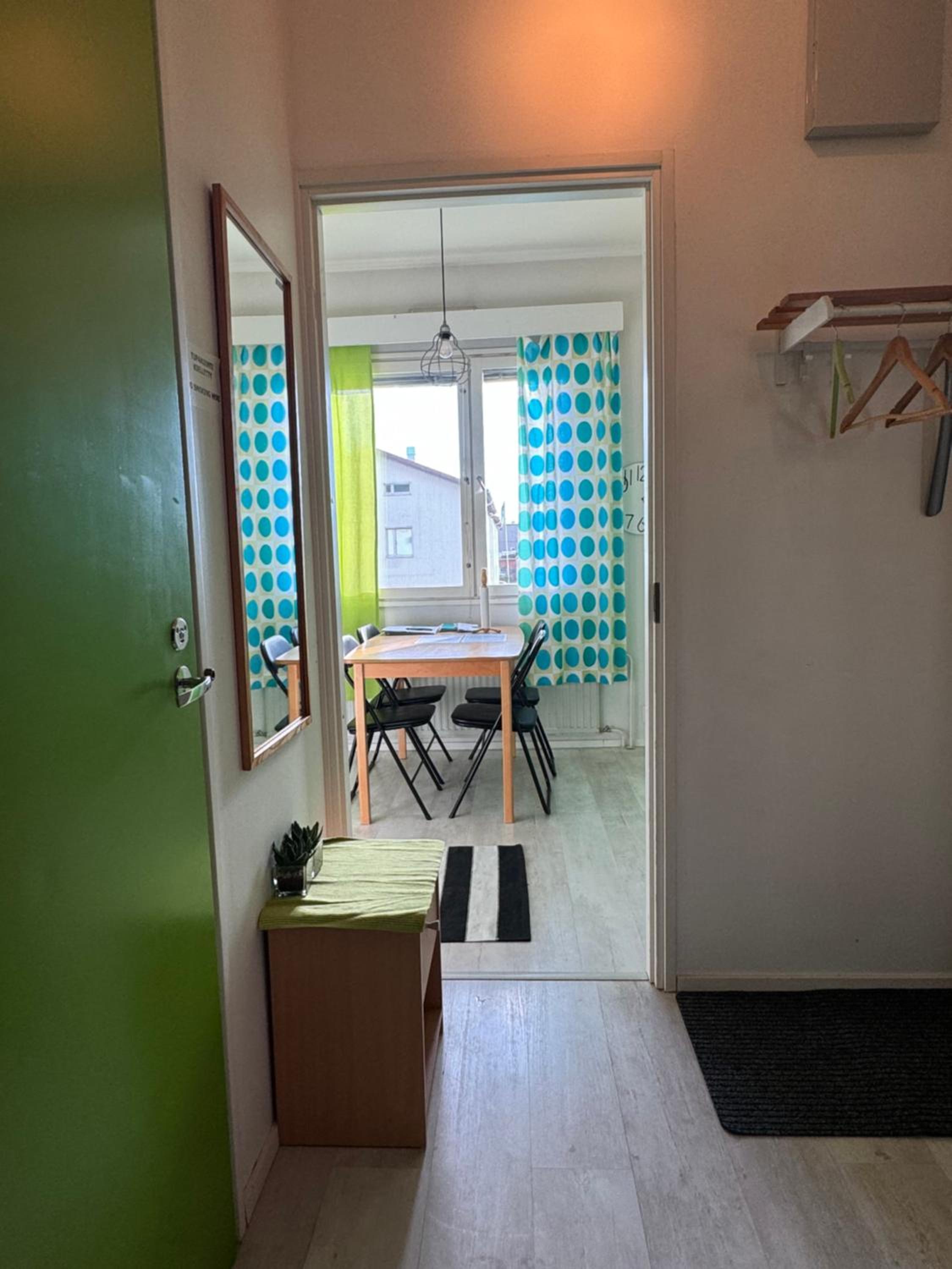 Värikäs puutalokaksio 1-6 hlölle, ilm parkit view 5