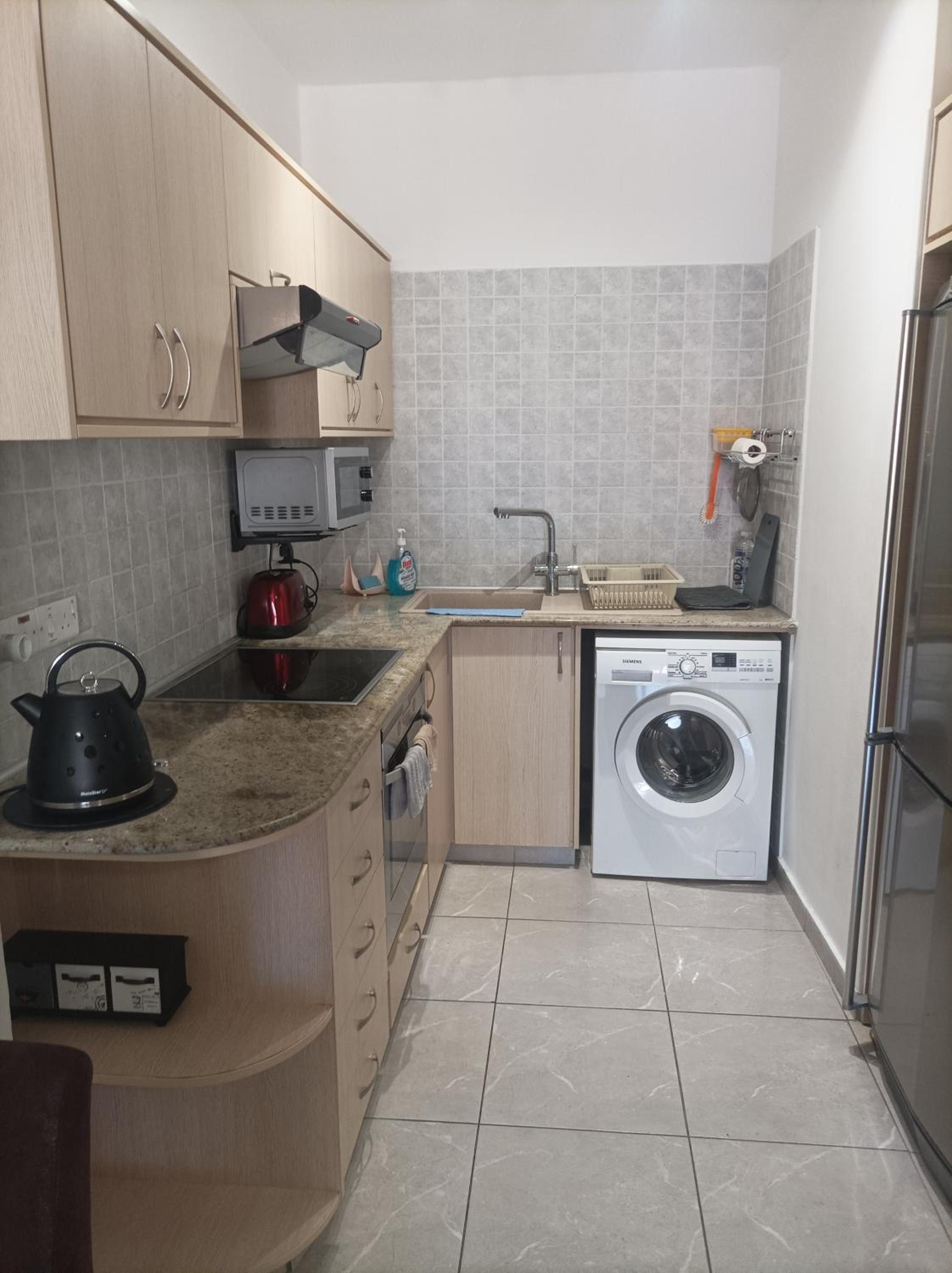 Queens Garden Apt by Kings Mall