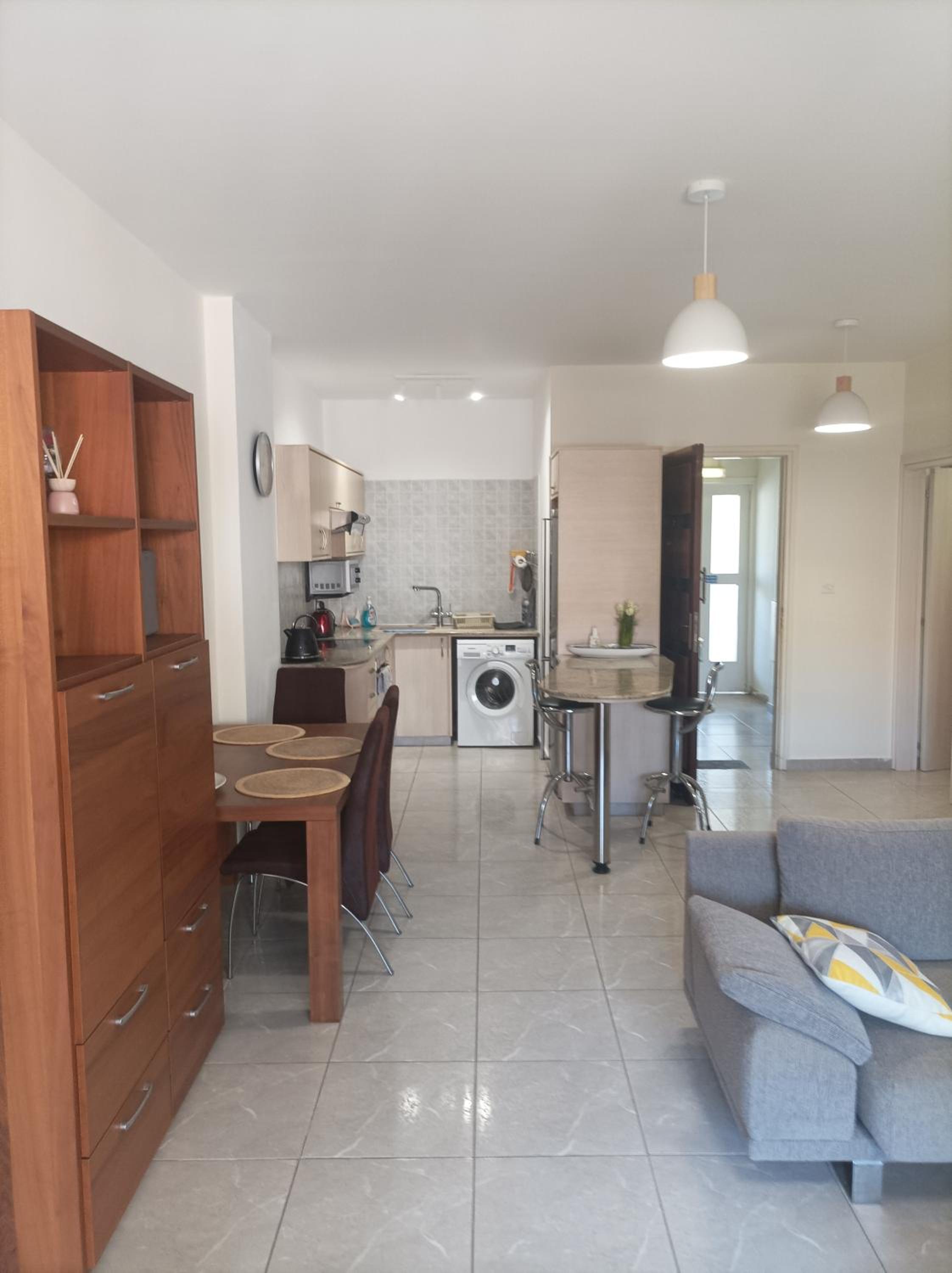 Queens Garden Apt by Kings Mall