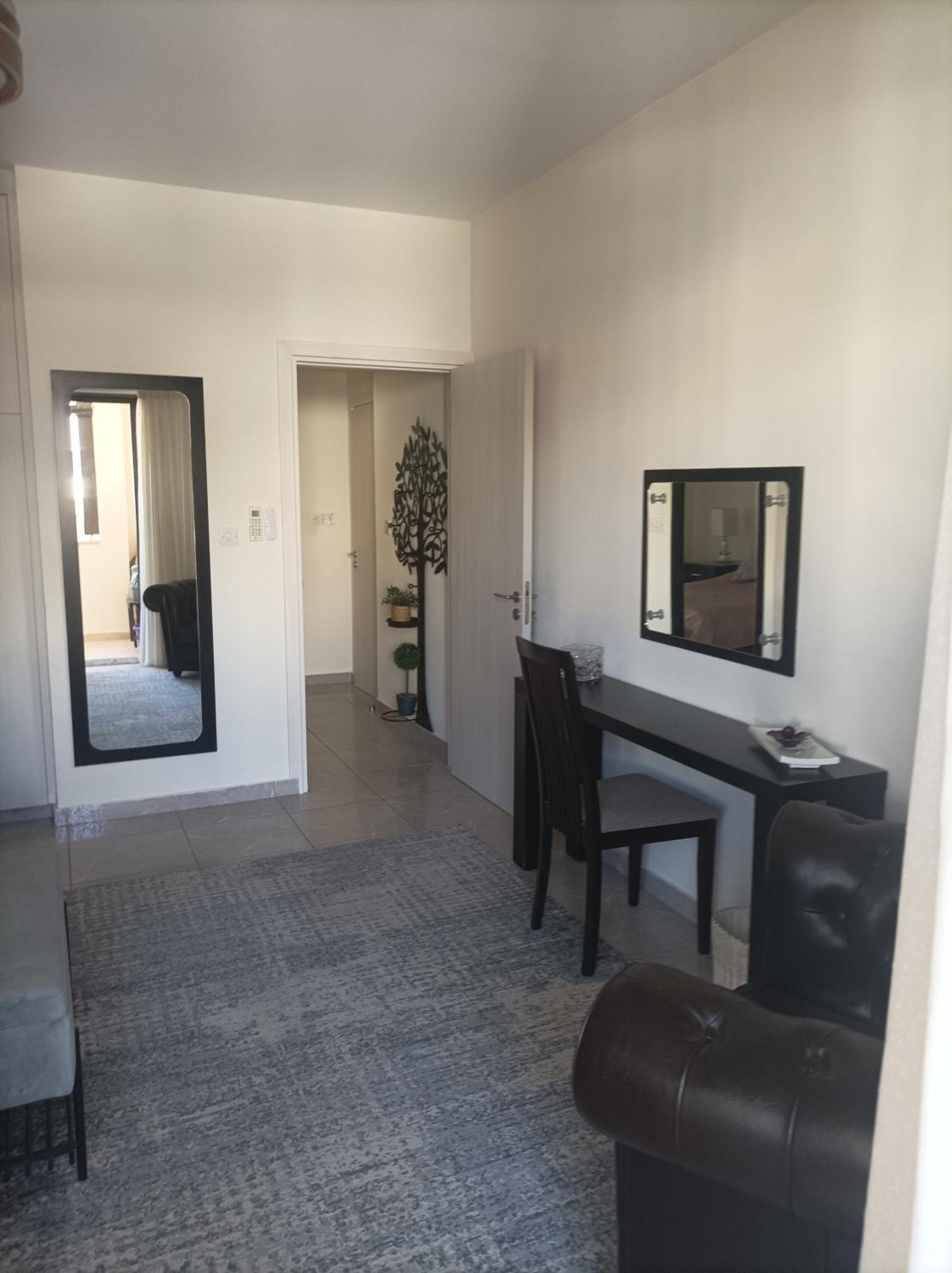 Queens Garden Apt by Kings Mall