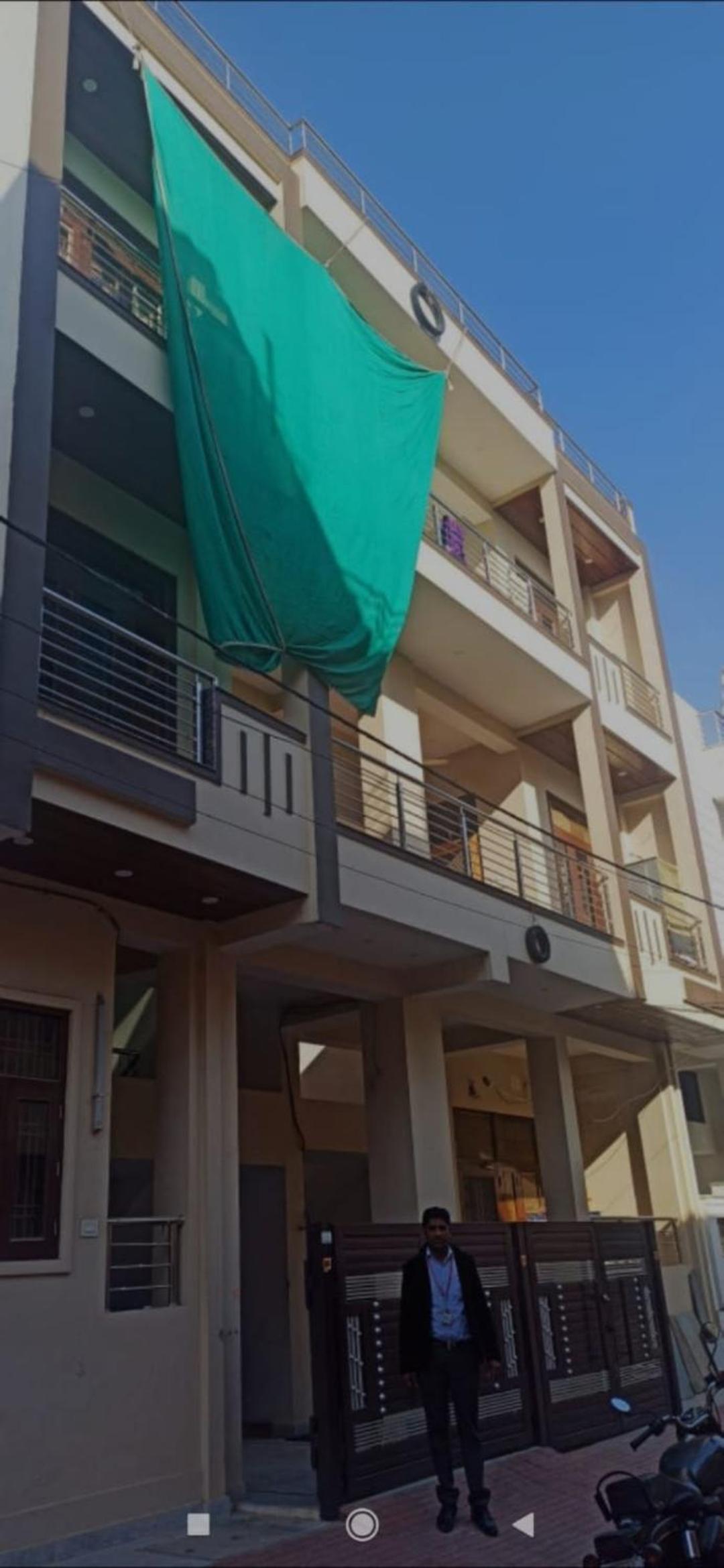 1rk available for stay or rent