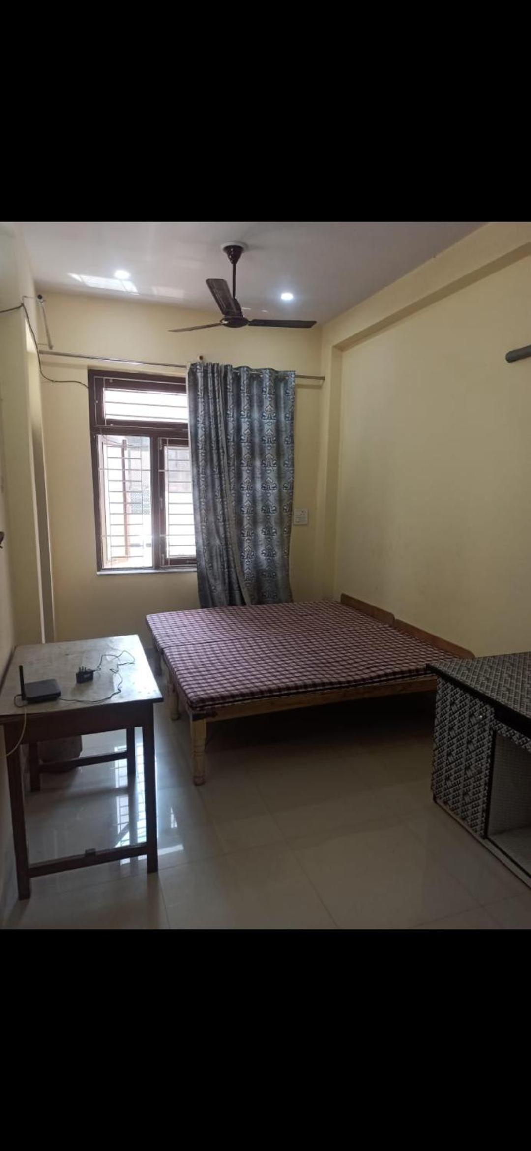 1rk available for stay or rent