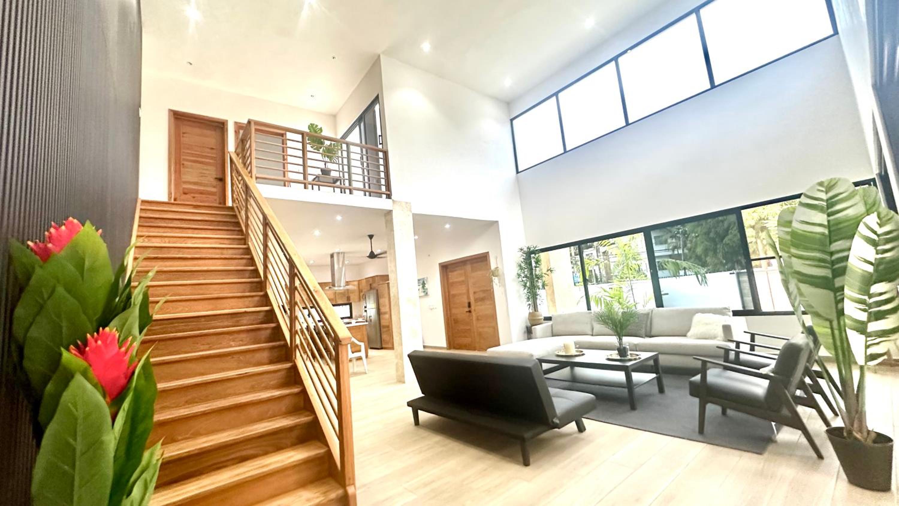 NEW Grand 5 Bedroom Villa with Pool and Full outdoor Kitchen !