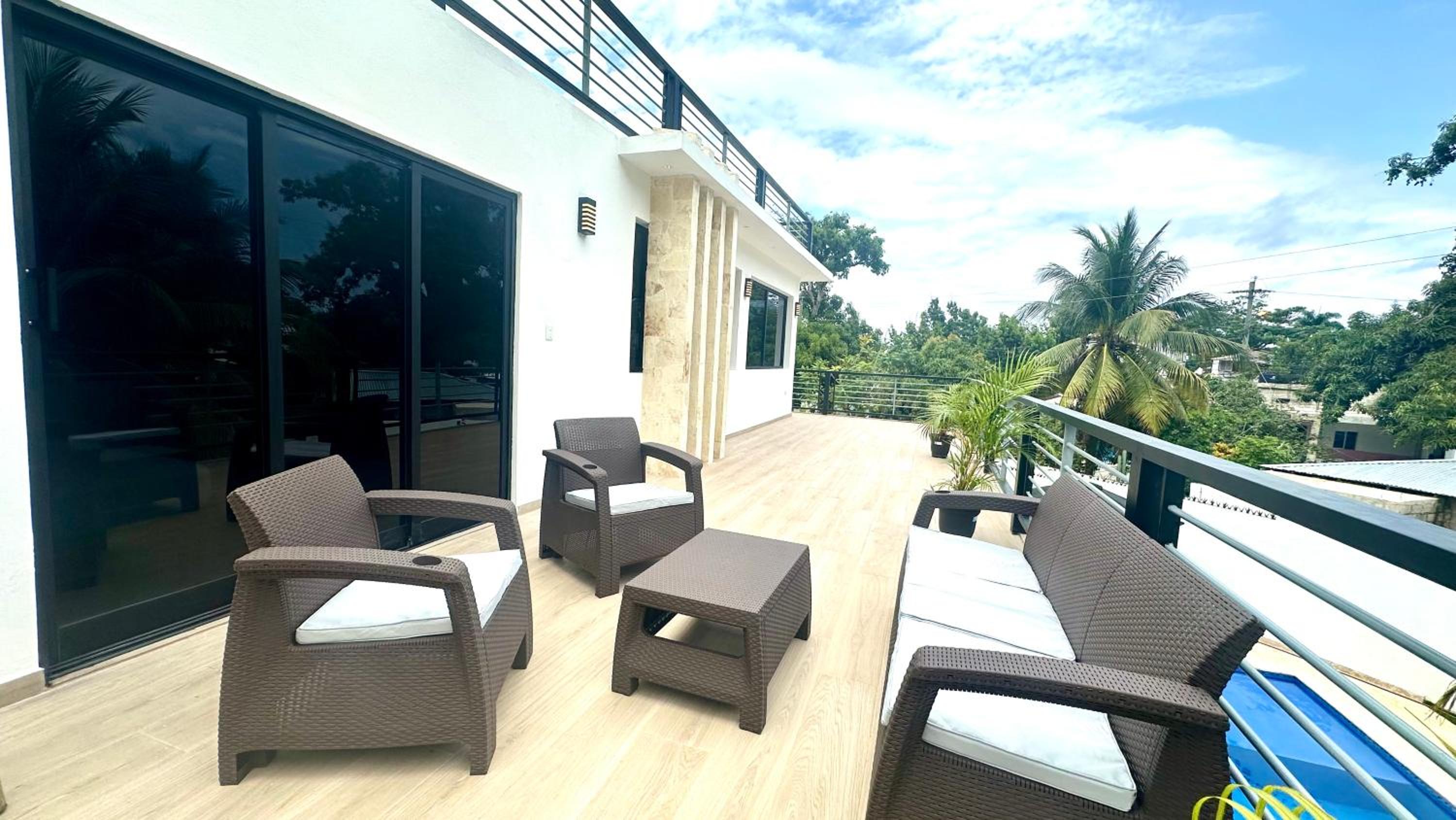 NEW Grand 5 Bedroom Villa with Pool and Full outdoor Kitchen !