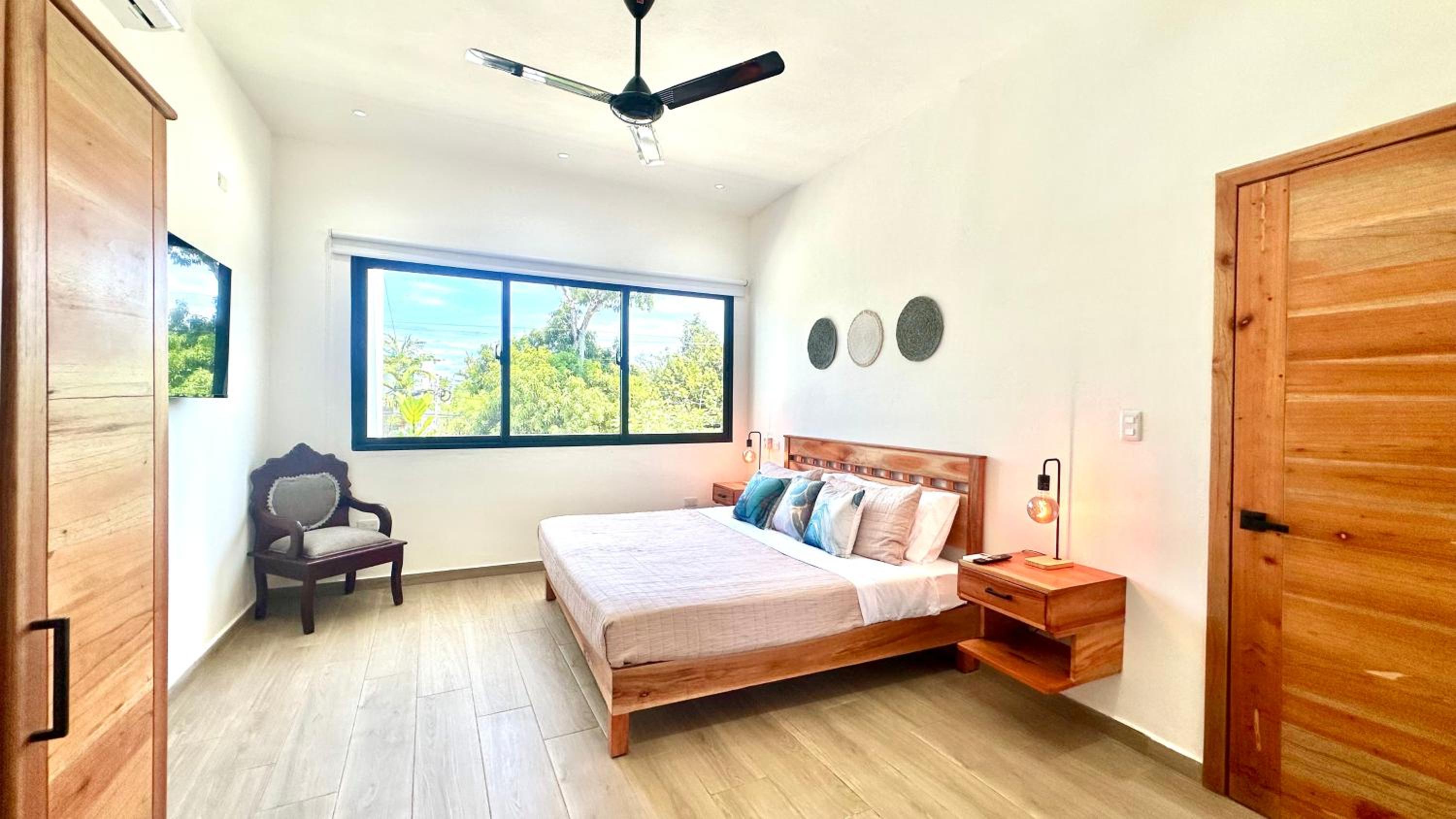 NEW Grand 5 Bedroom Villa with Pool and Full outdoor Kitchen !