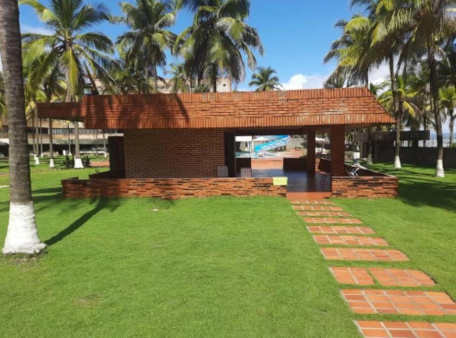 Apartamento en Tucacas con Vista al Mar