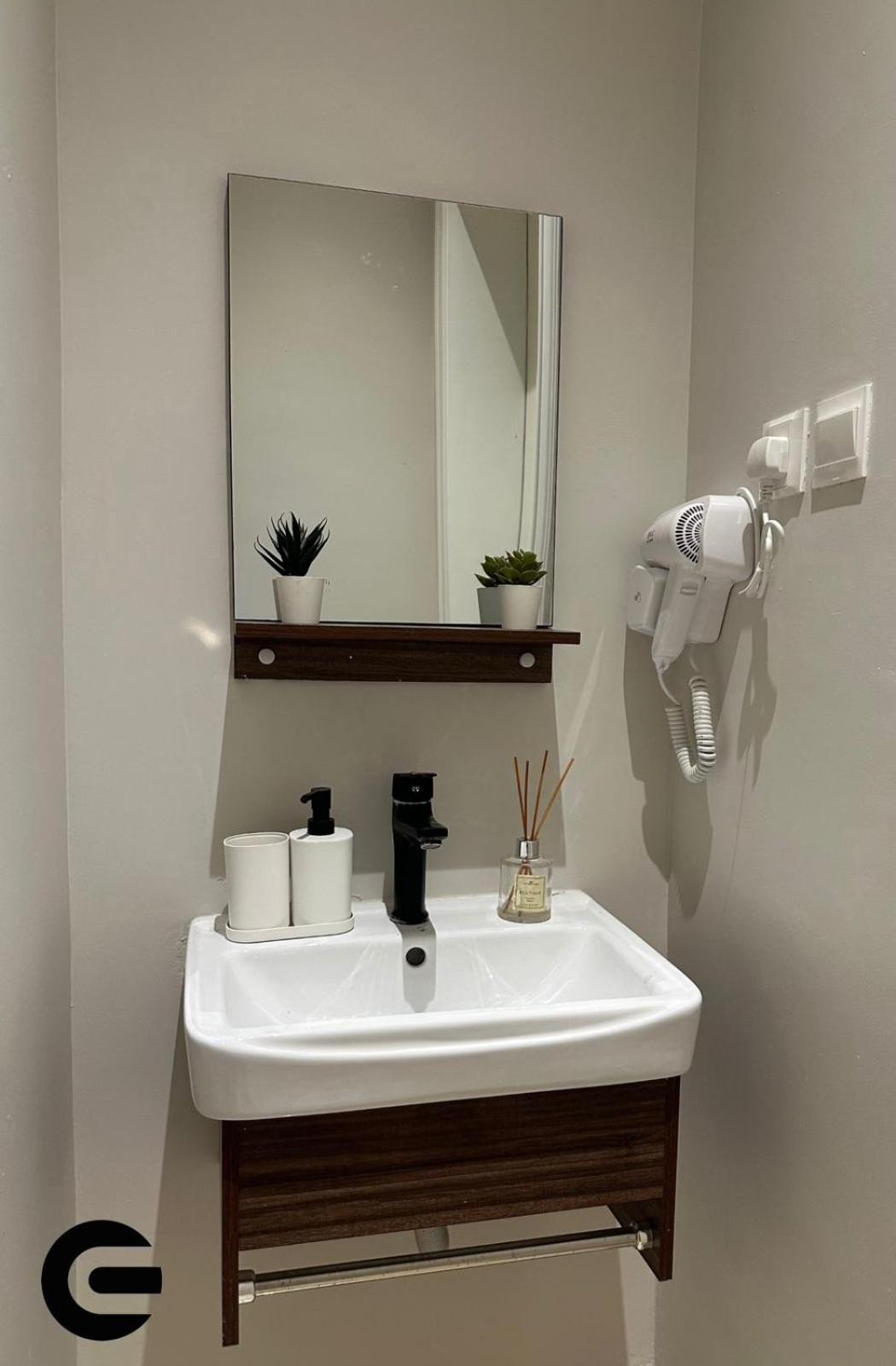 Condo in AlMalqa - Self check in