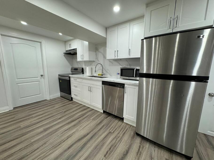 Spacious 2 Bedroom, 2 Bath Suite