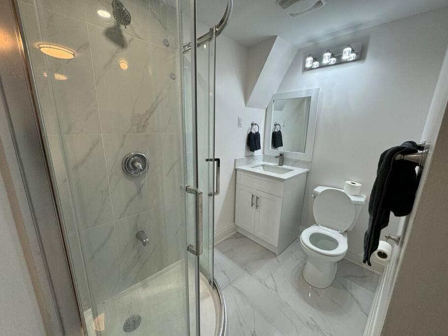 Spacious 2 Bedroom, 2 Bath Suite