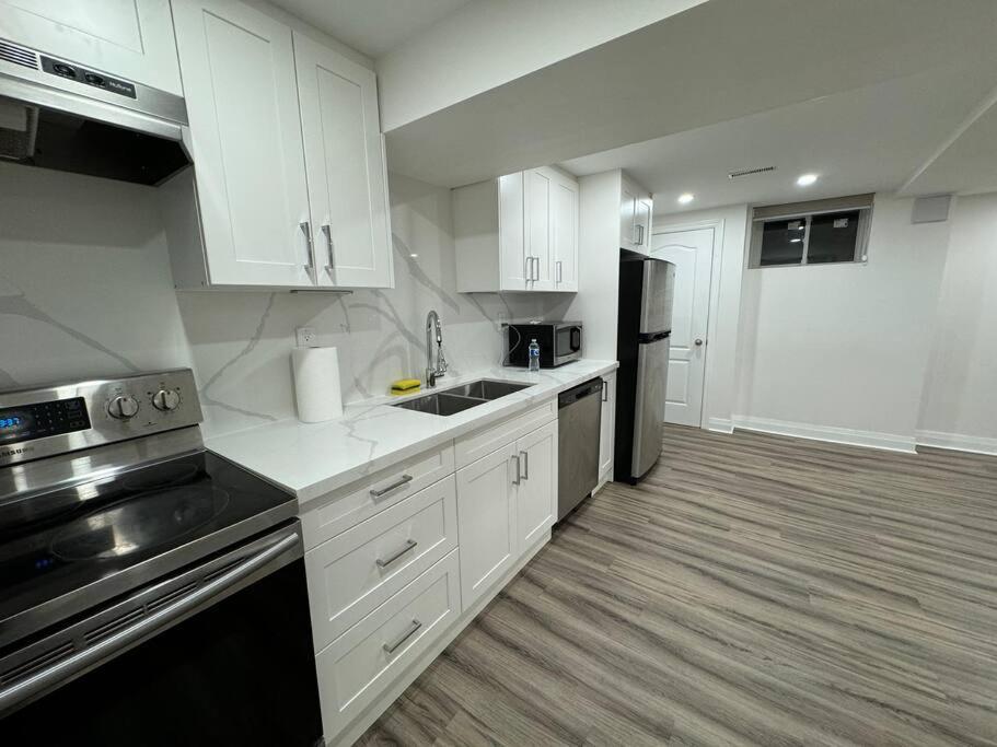 Spacious 2 Bedroom, 2 Bath Suite
