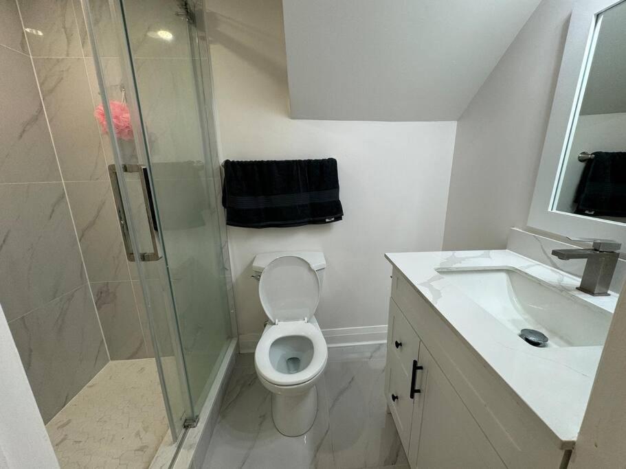 Spacious 2 Bedroom, 2 Bath Suite