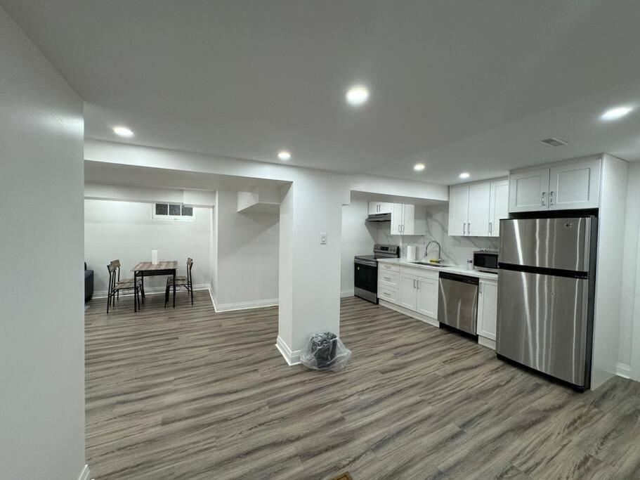 Spacious 2 Bedroom, 2 Bath Suite