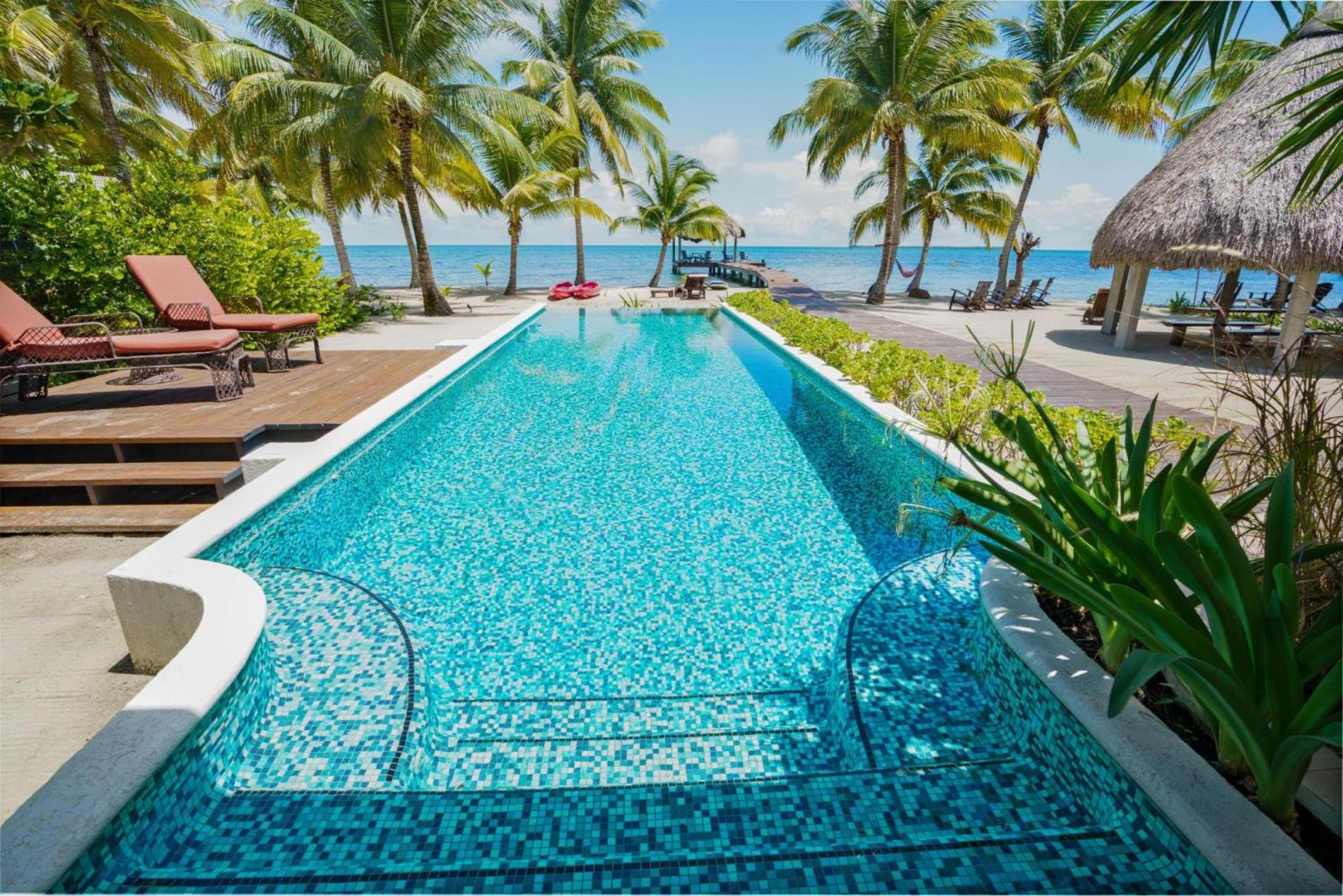Castaway Villa - 4 Bedroom Beachfront Villa