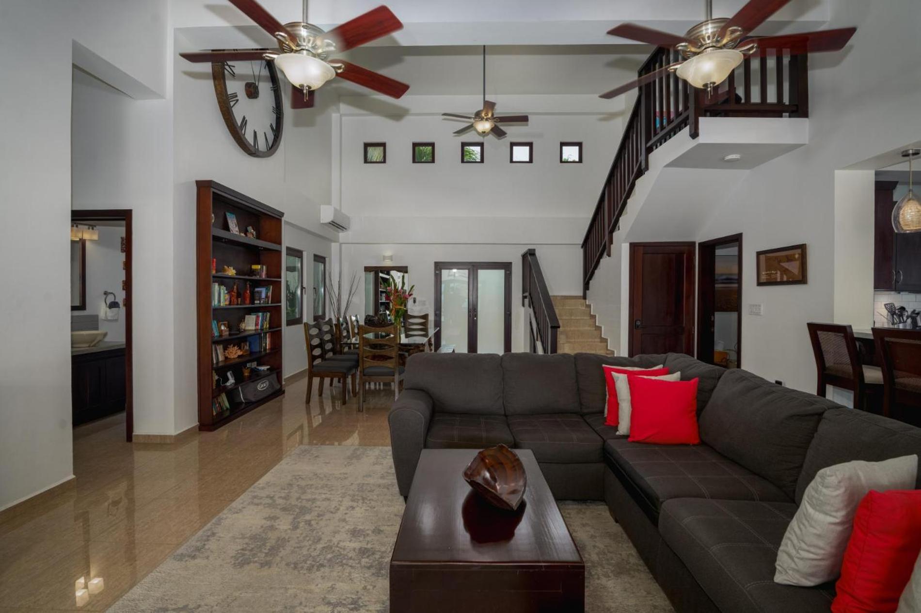 Castaway Villa - 4 Bedroom Beachfront Villa