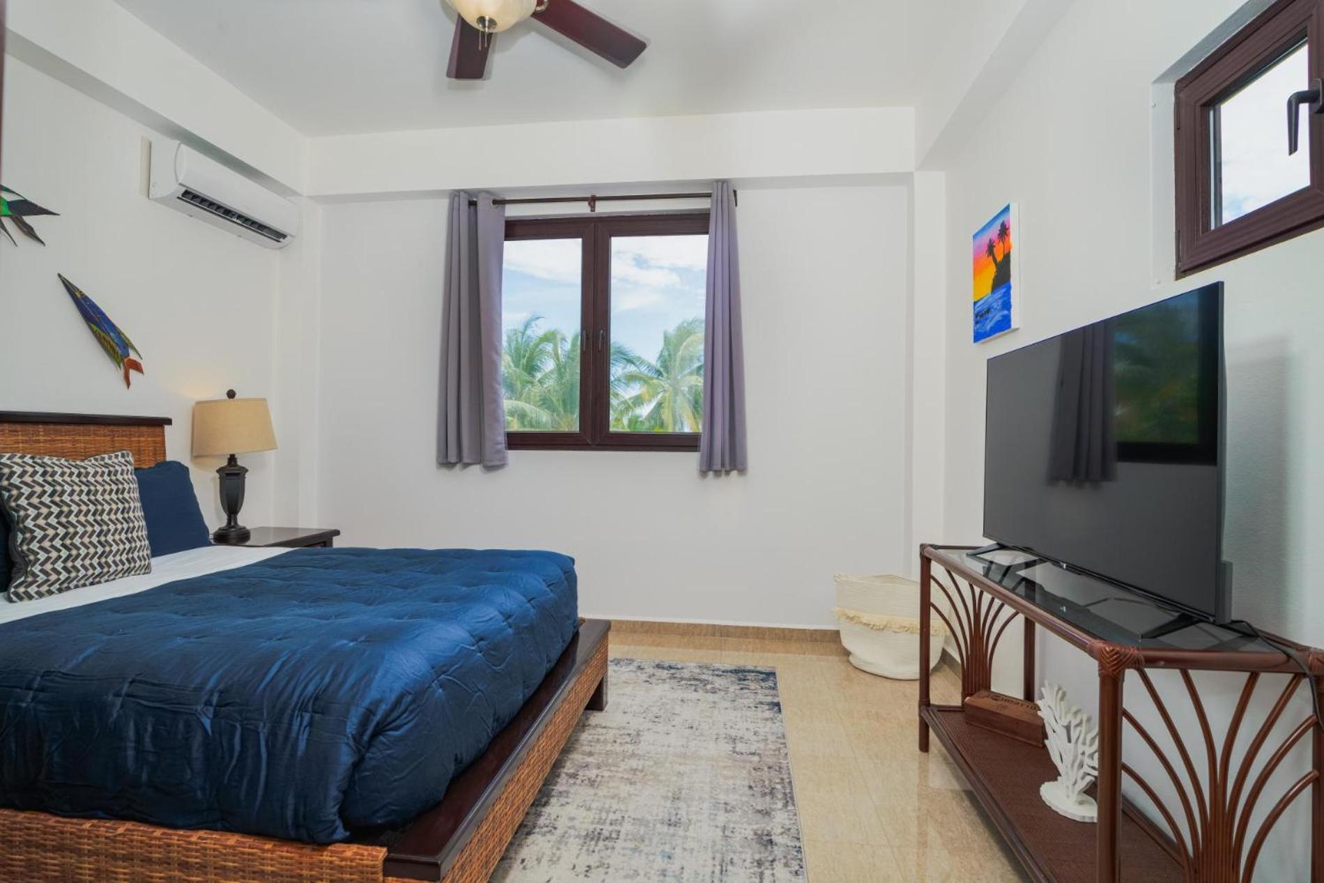 Castaway Villa - 4 Bedroom Beachfront Villa