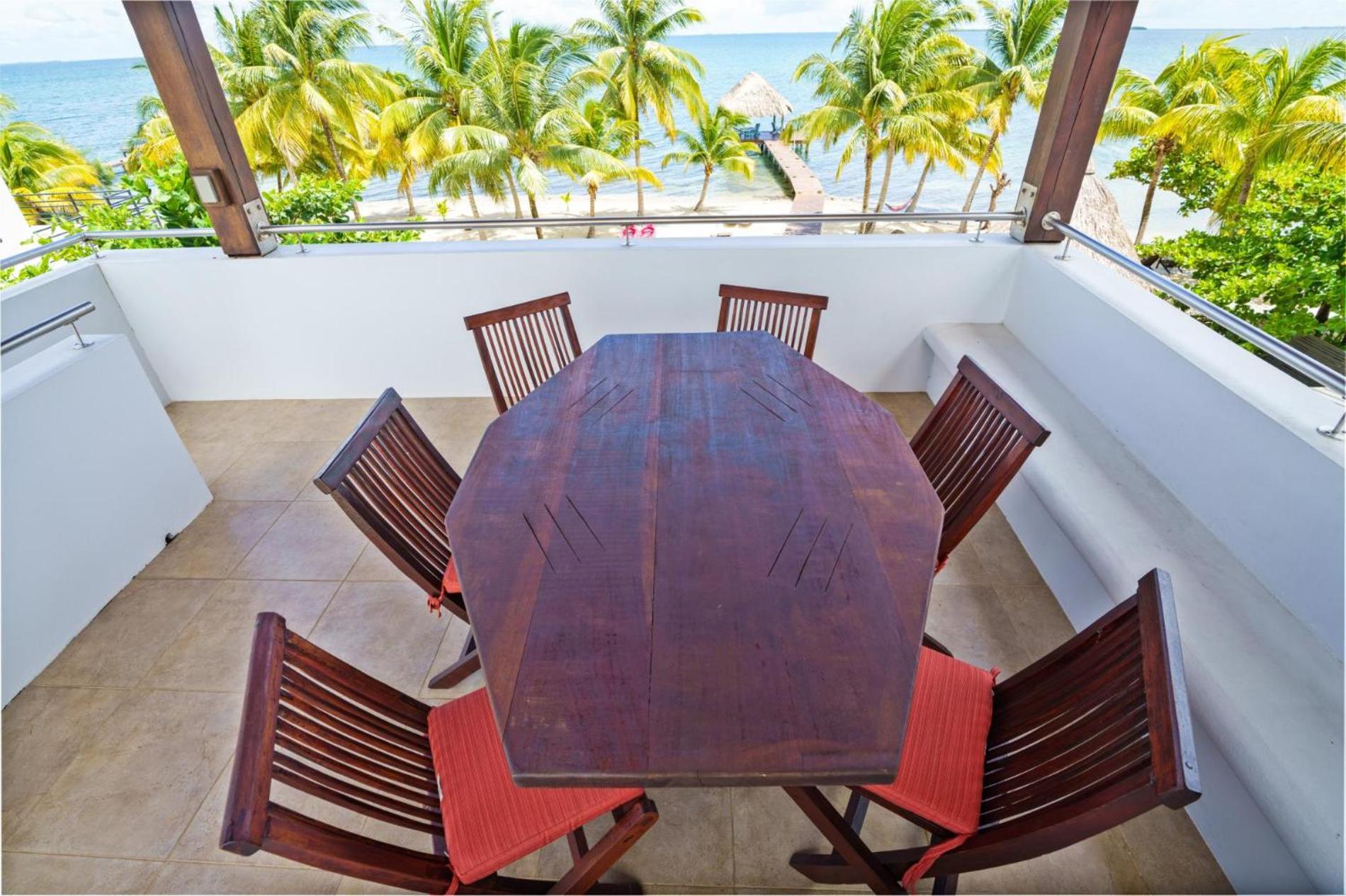 Castaway Villa - 4 Bedroom Beachfront Villa