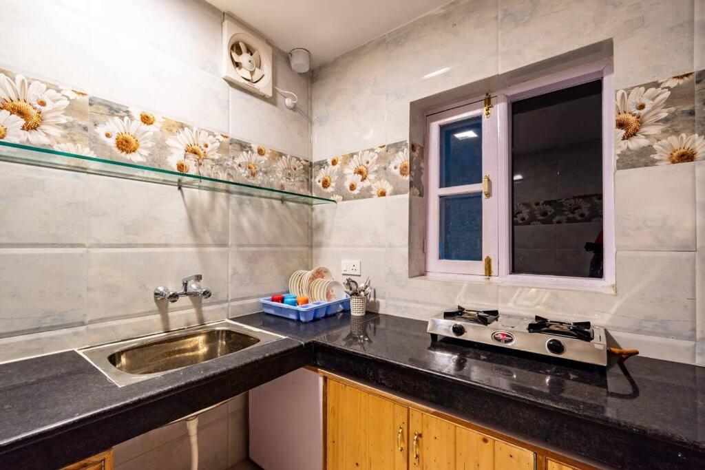 Daisy Cottage at Mashobra's Private Heritage view 2