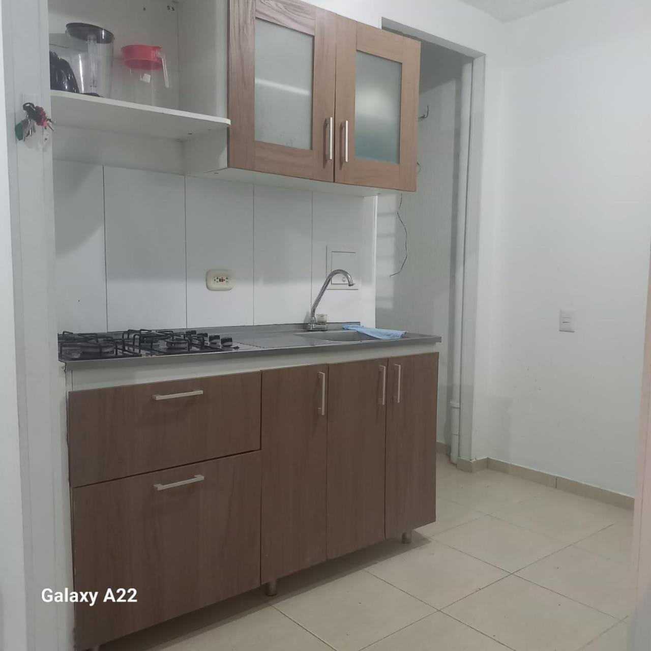 APARTAMENTO SIN AIRE ACONDICIONADO ventilador