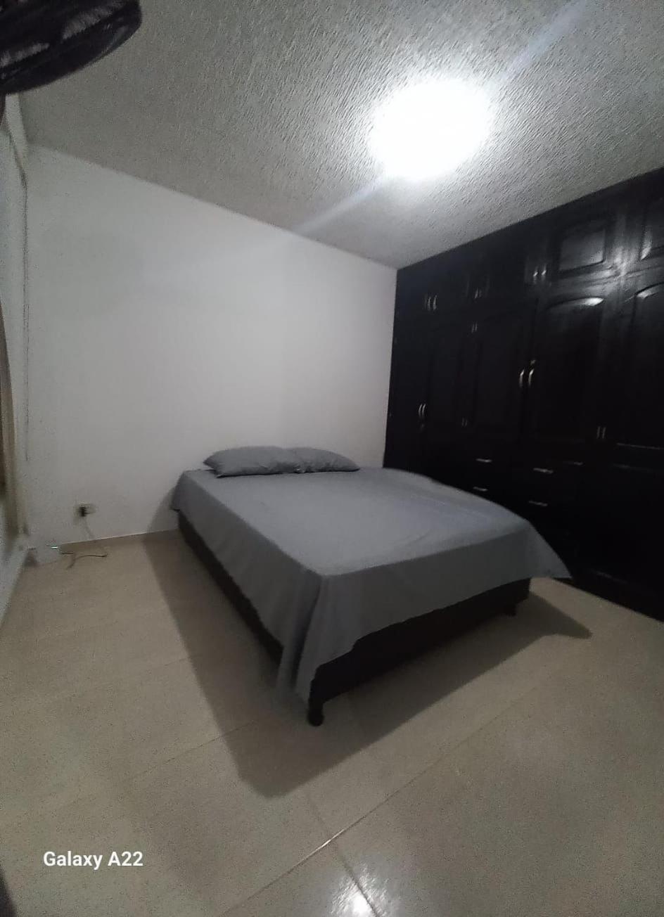 APARTAMENTO SIN AIRE ACONDICIONADO ventilador