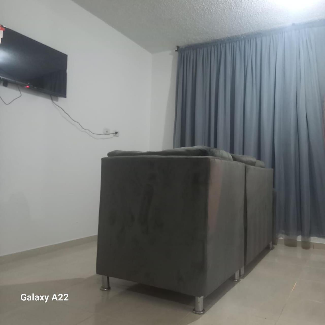 APARTAMENTO SIN AIRE ACONDICIONADO ventilador