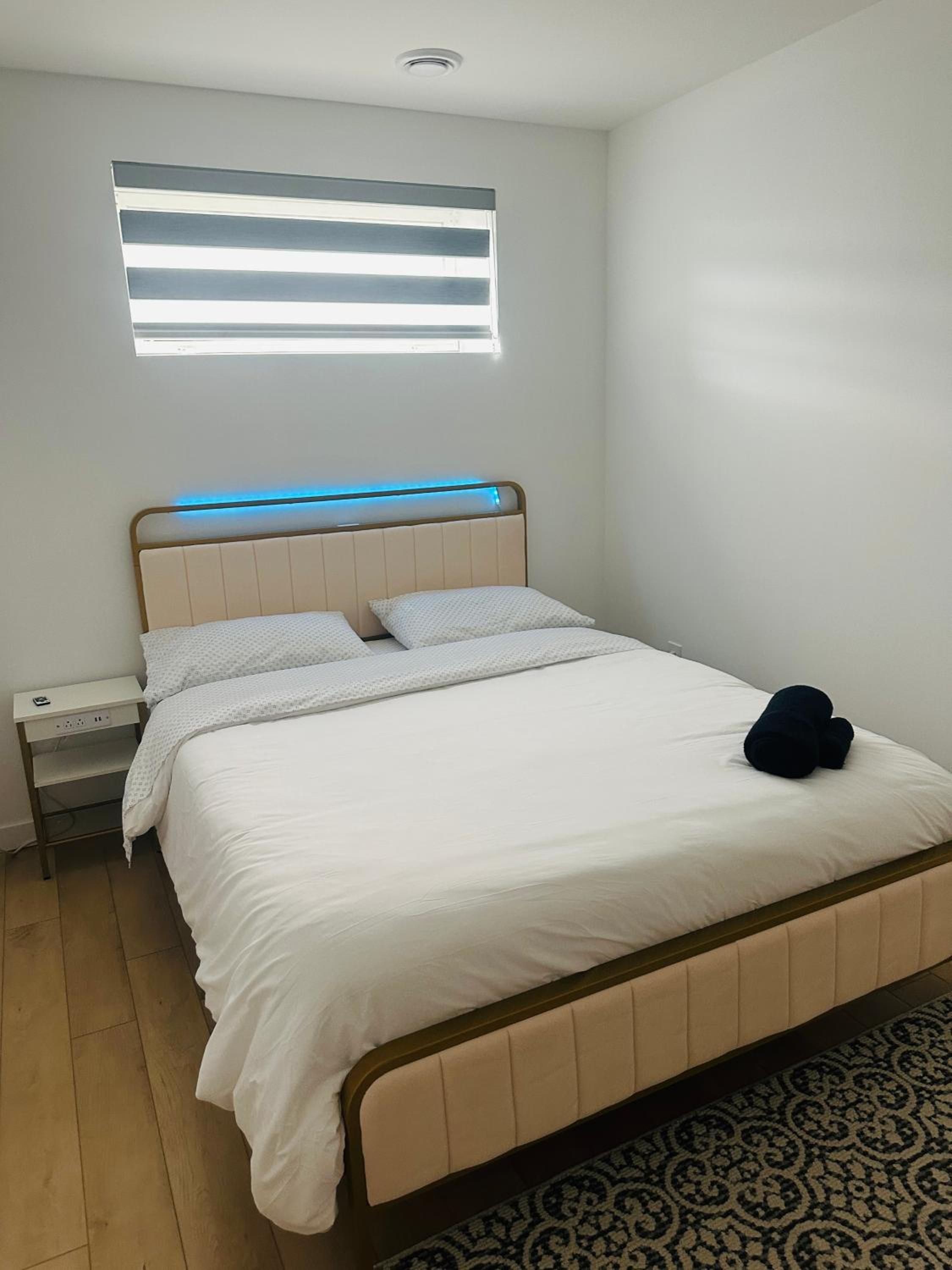 Private Luxury 2 Bedrooms Basement Suite Winnipeg