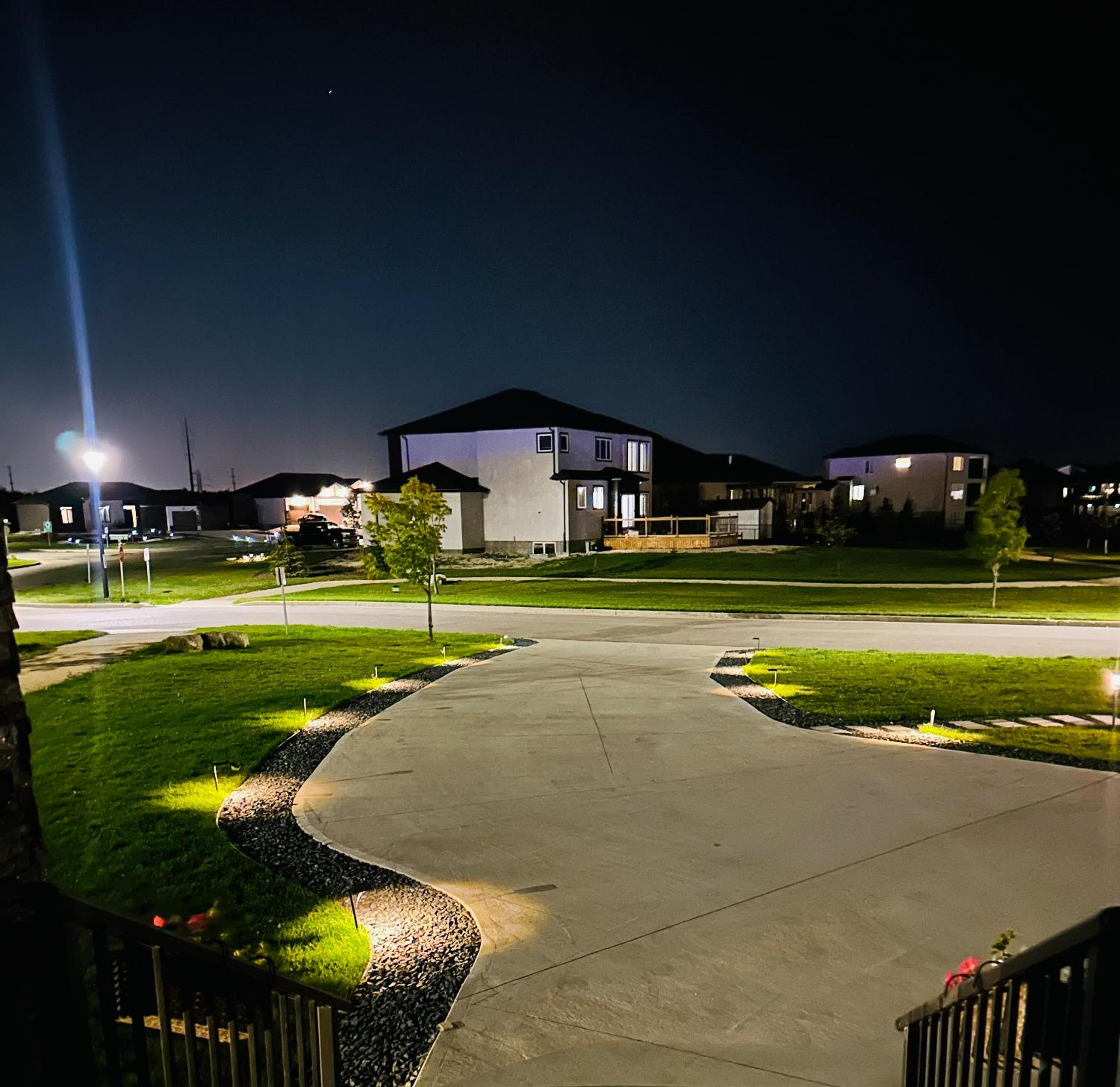 Private Luxury 2 Bedrooms Basement Suite Winnipeg