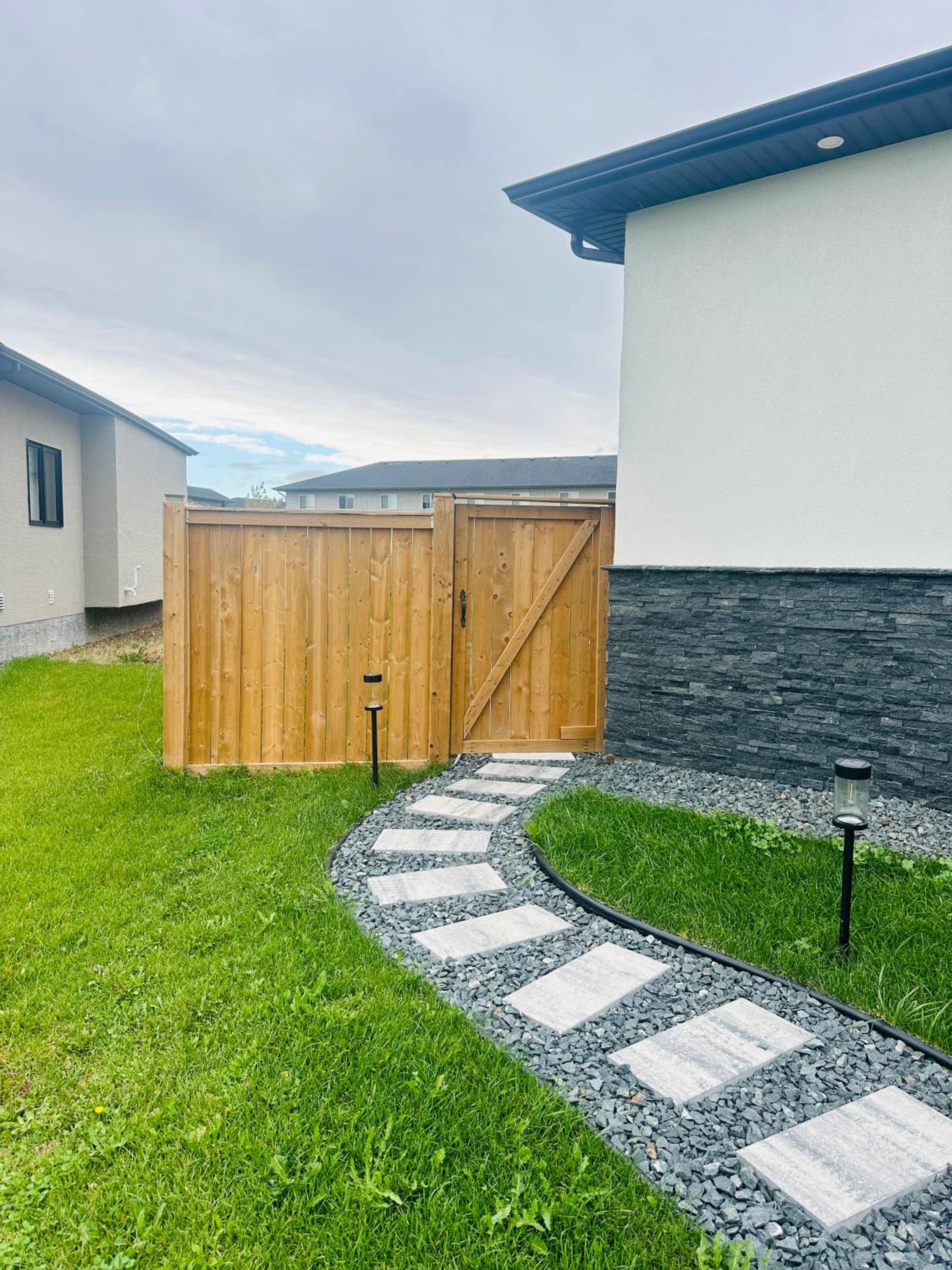 Private Luxury 2 Bedrooms Basement Suite Winnipeg