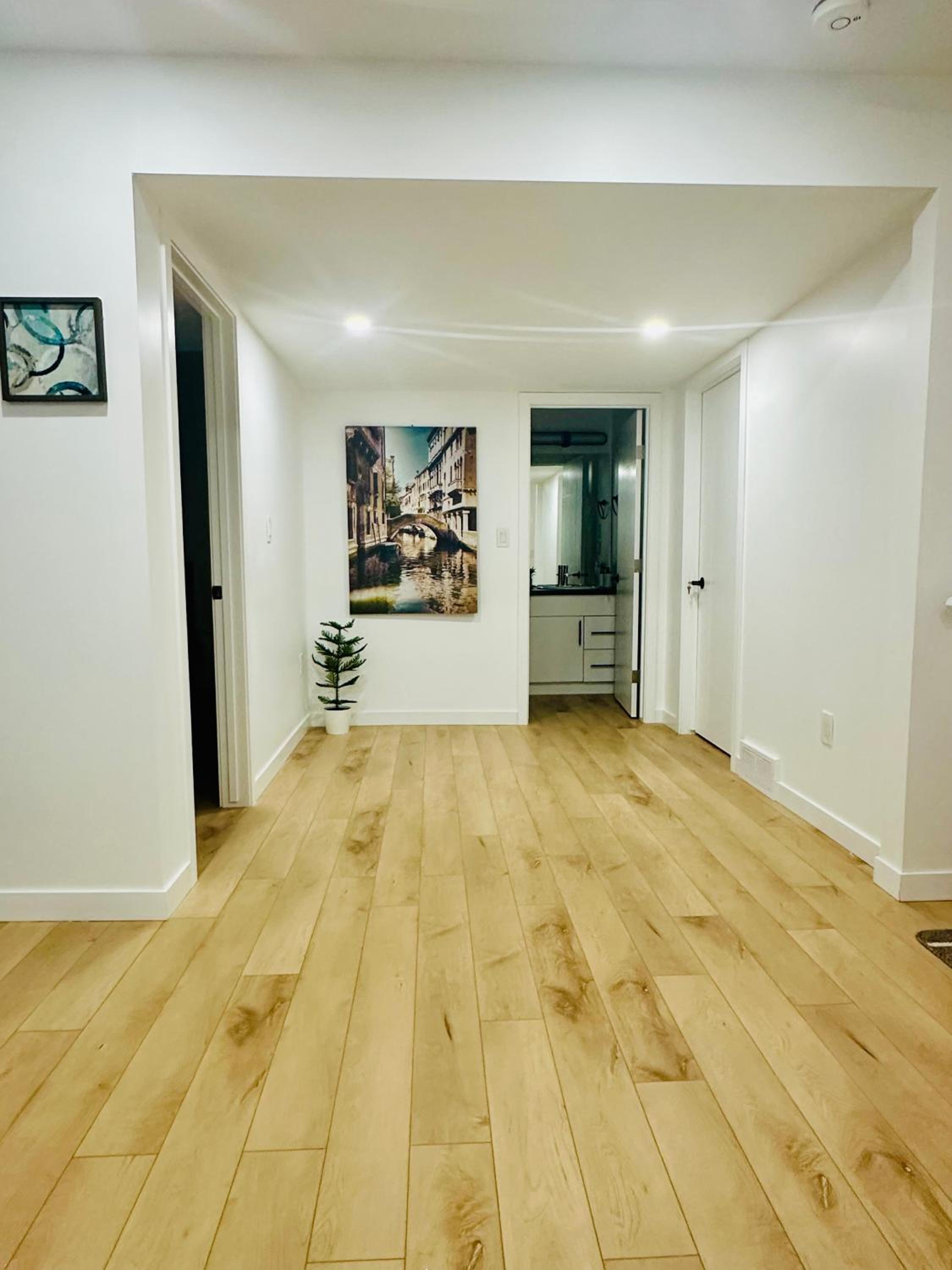 Private Luxury 2 Bedrooms Basement Suite Winnipeg