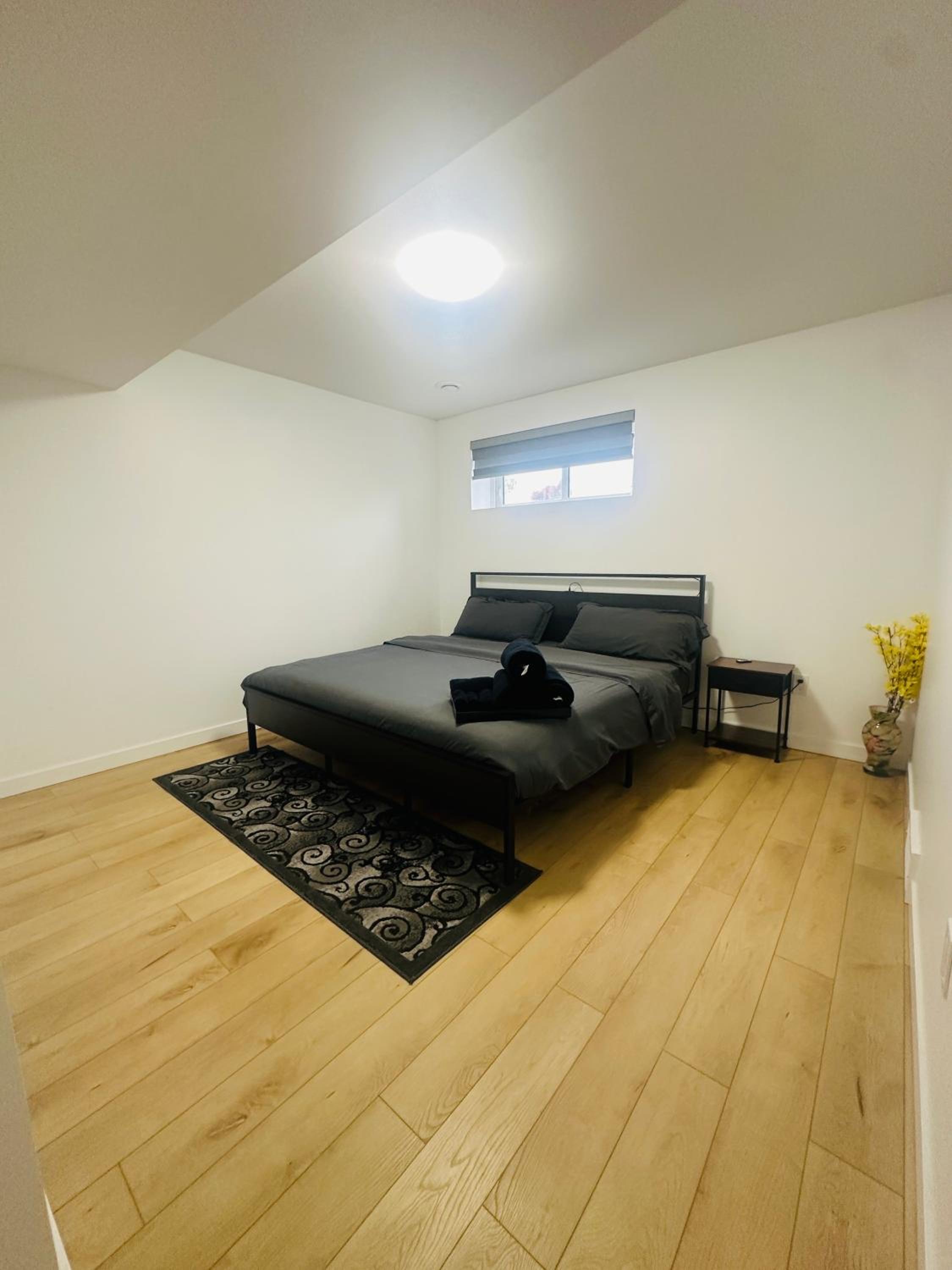 Private Luxury 2 Bedrooms Basement Suite Winnipeg