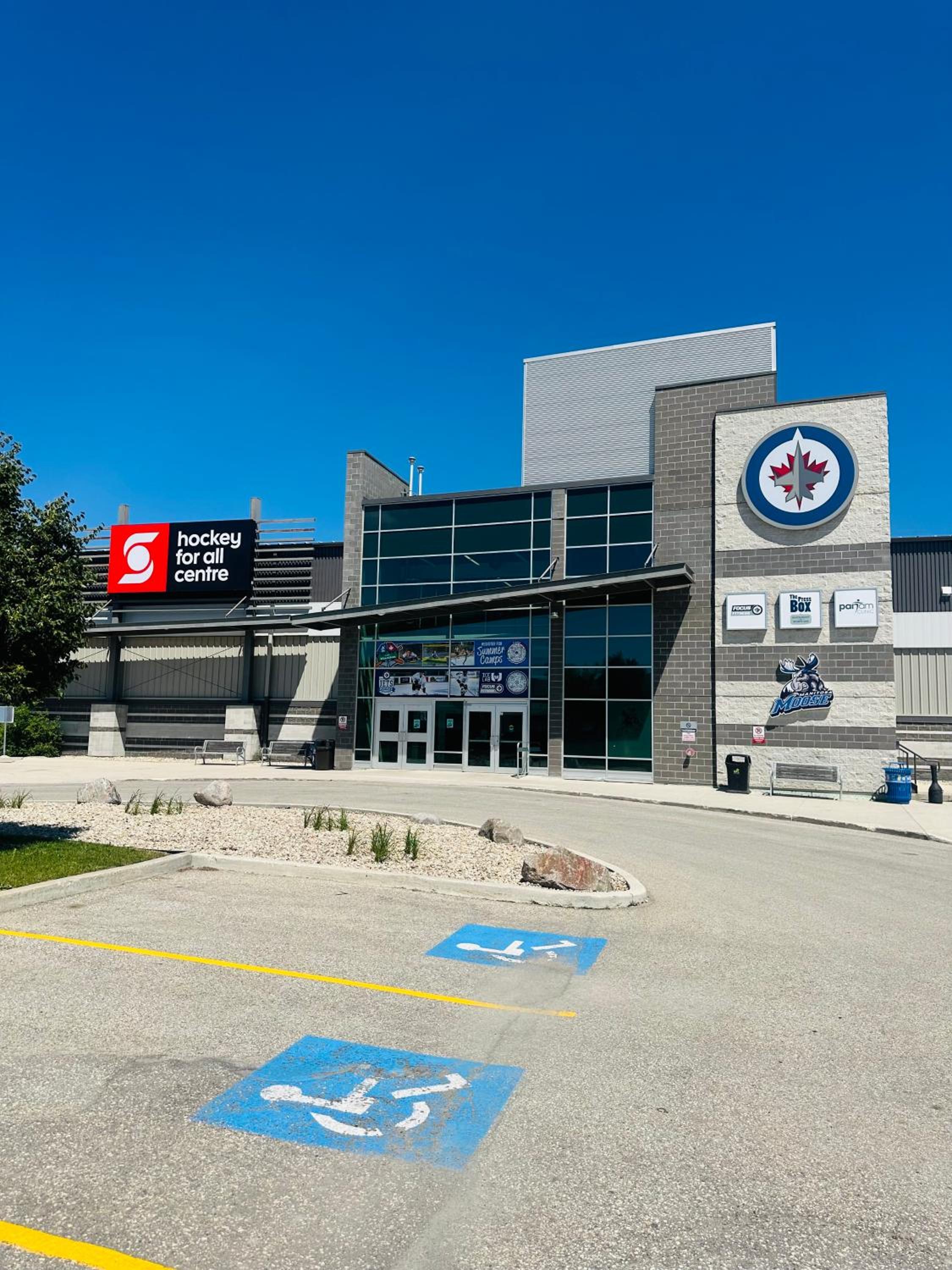 Private Luxury 2 Bedrooms Basement Suite Winnipeg