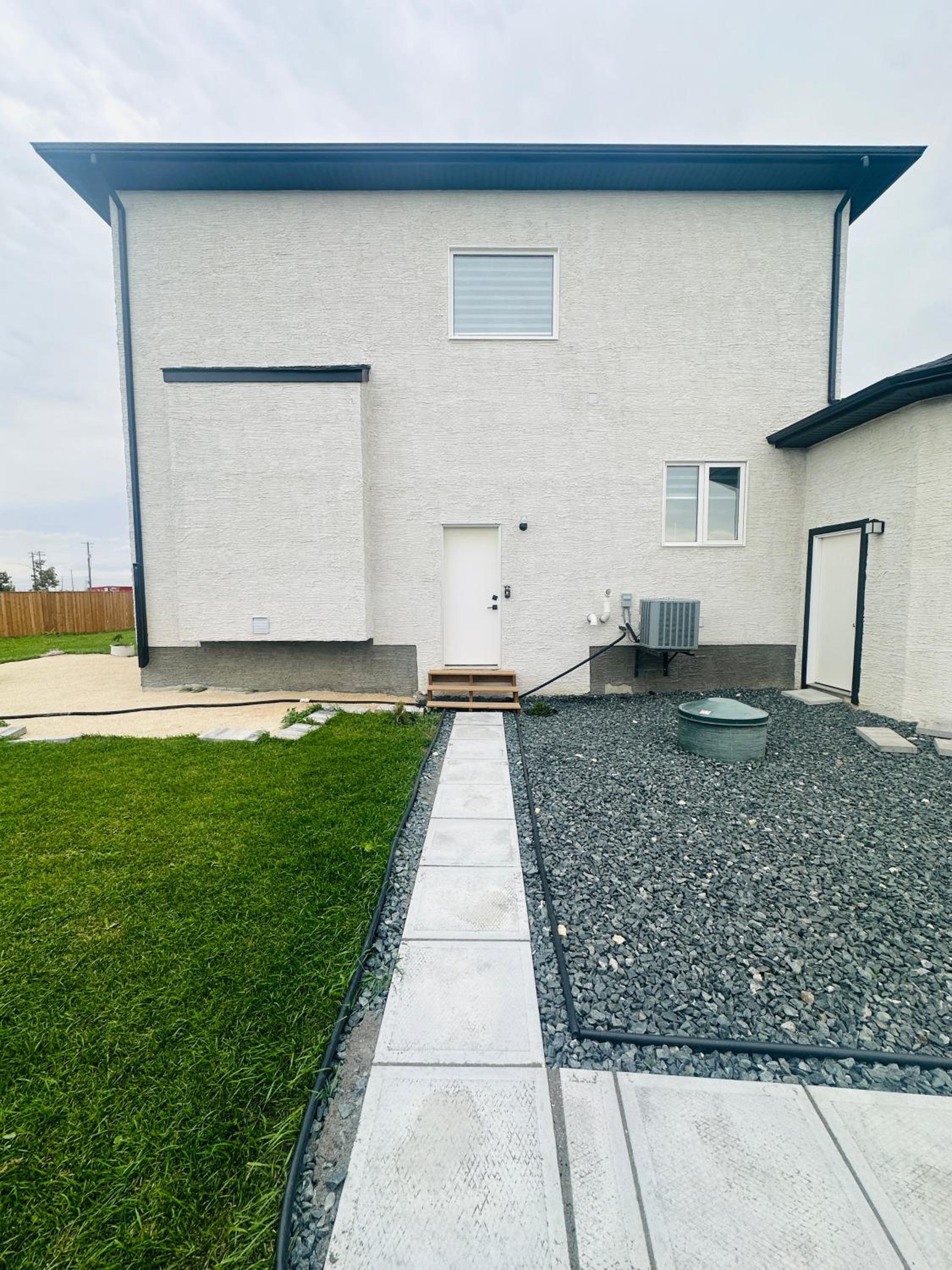 Private Luxury 2 Bedrooms Basement Suite Winnipeg