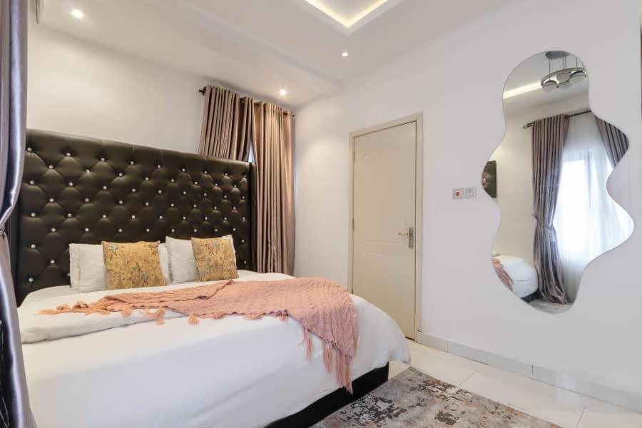 Smart 2 bedroom apartment chisco Lekki phase 1 view 3
