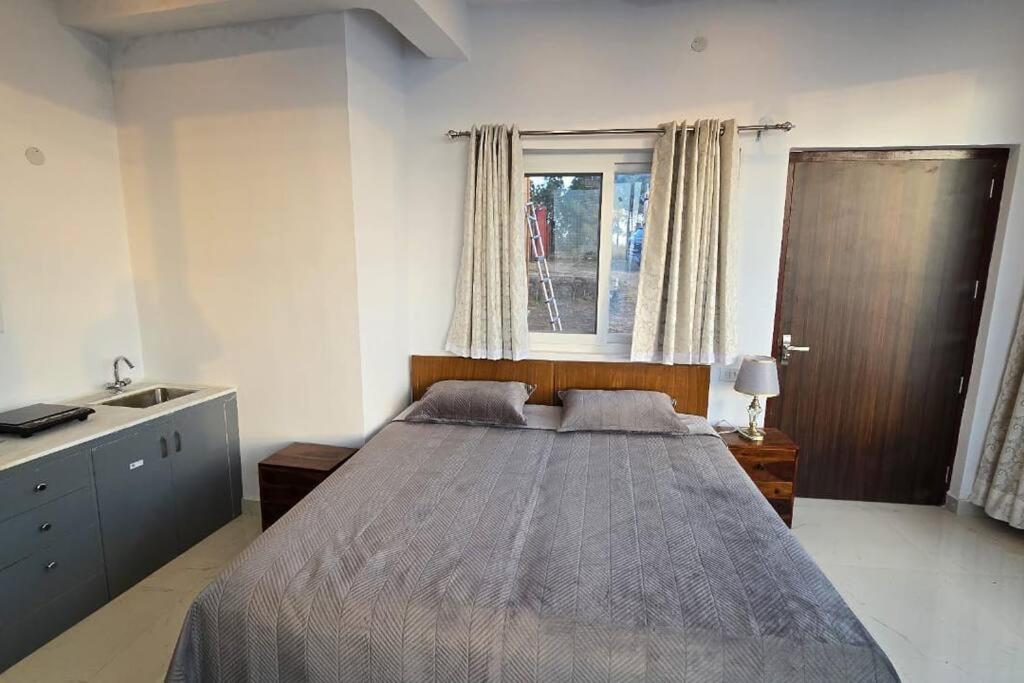 Private Room 1 BR Enclosing the mountains view 3