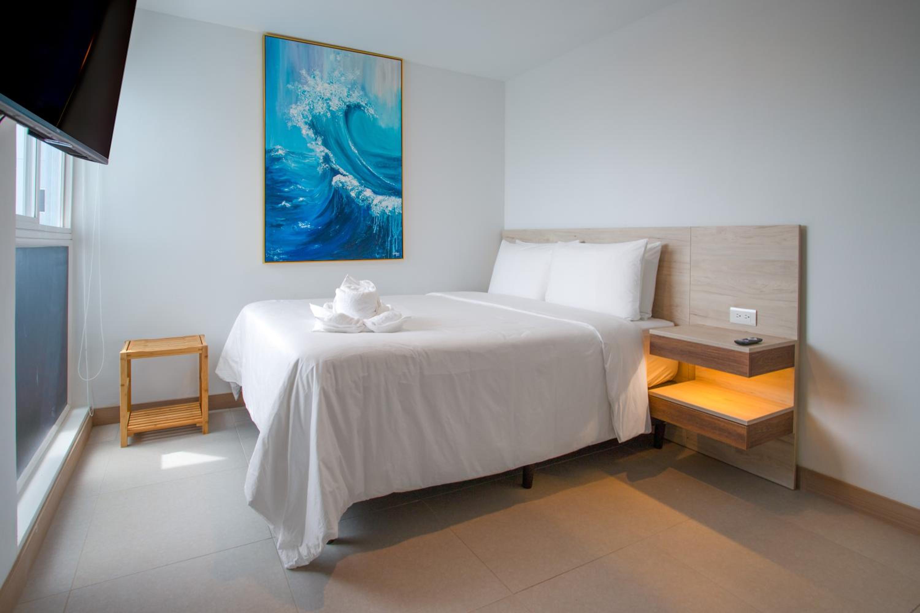 Casago 1101A, BRAND NEW RENTAL Seaside Serenity! Stunning Condo with Coastal Vibes