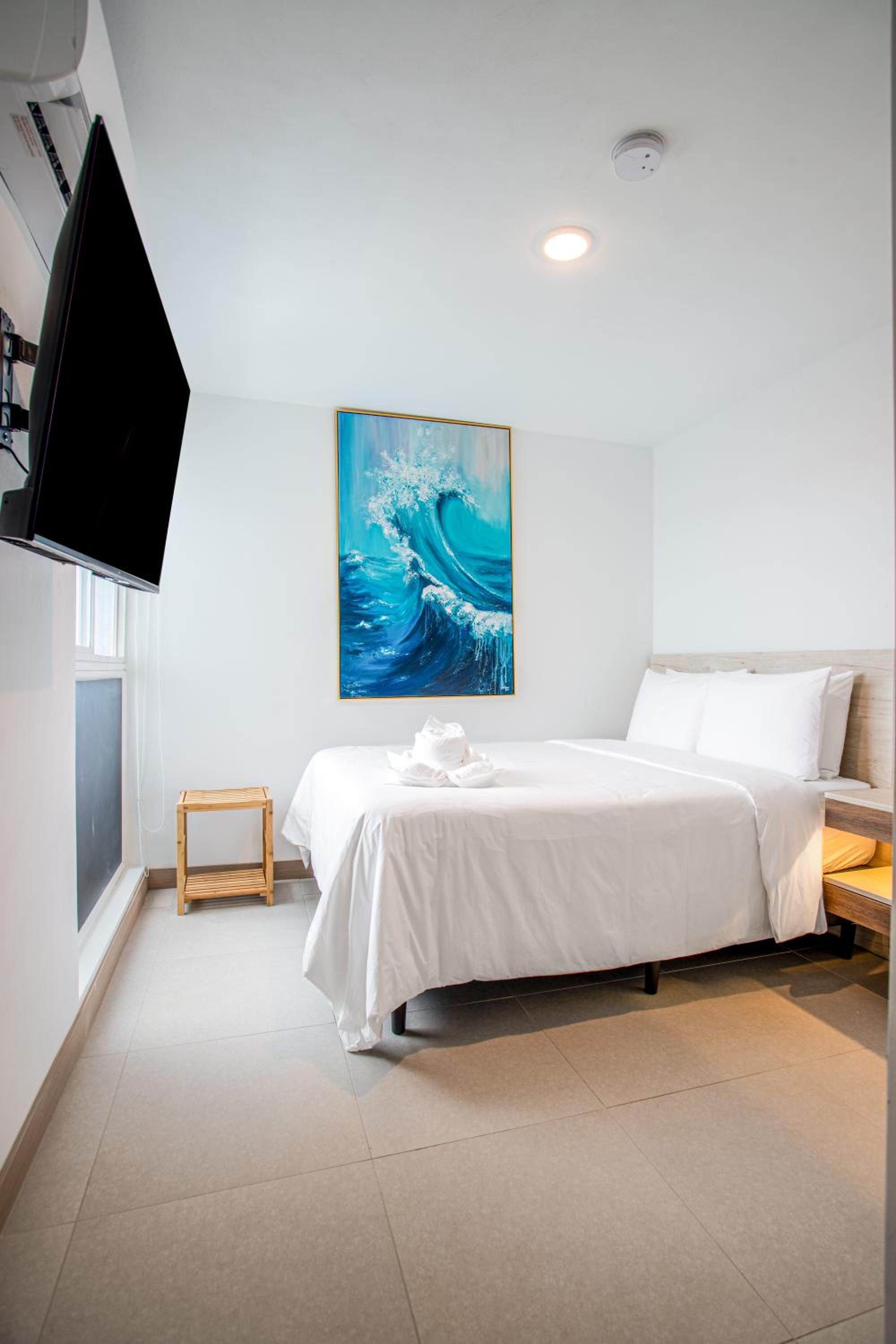 Casago 1101A, BRAND NEW RENTAL Seaside Serenity! Stunning Condo with Coastal Vibes