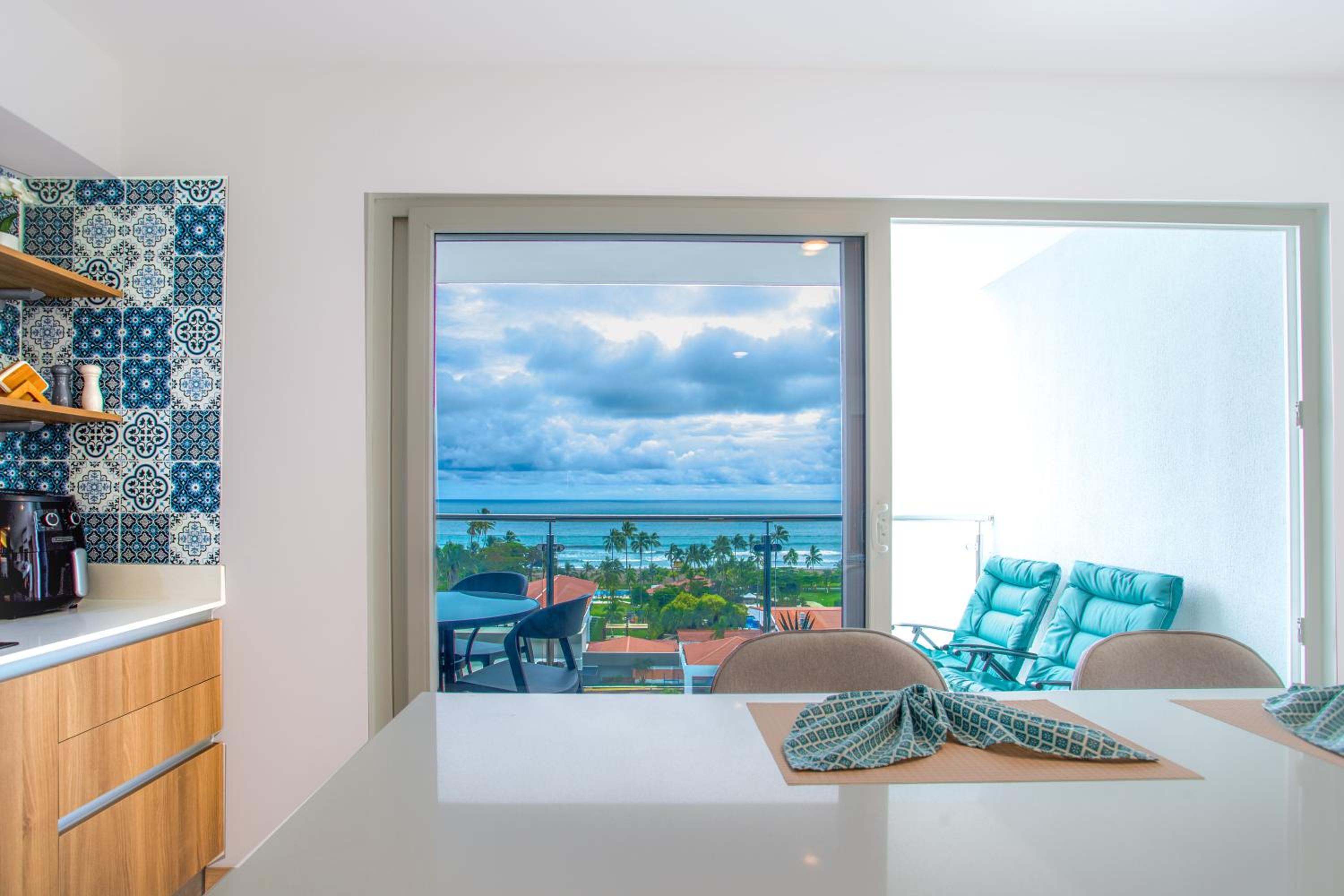 Casago 1101A, BRAND NEW RENTAL Seaside Serenity! Stunning Condo with Coastal Vibes