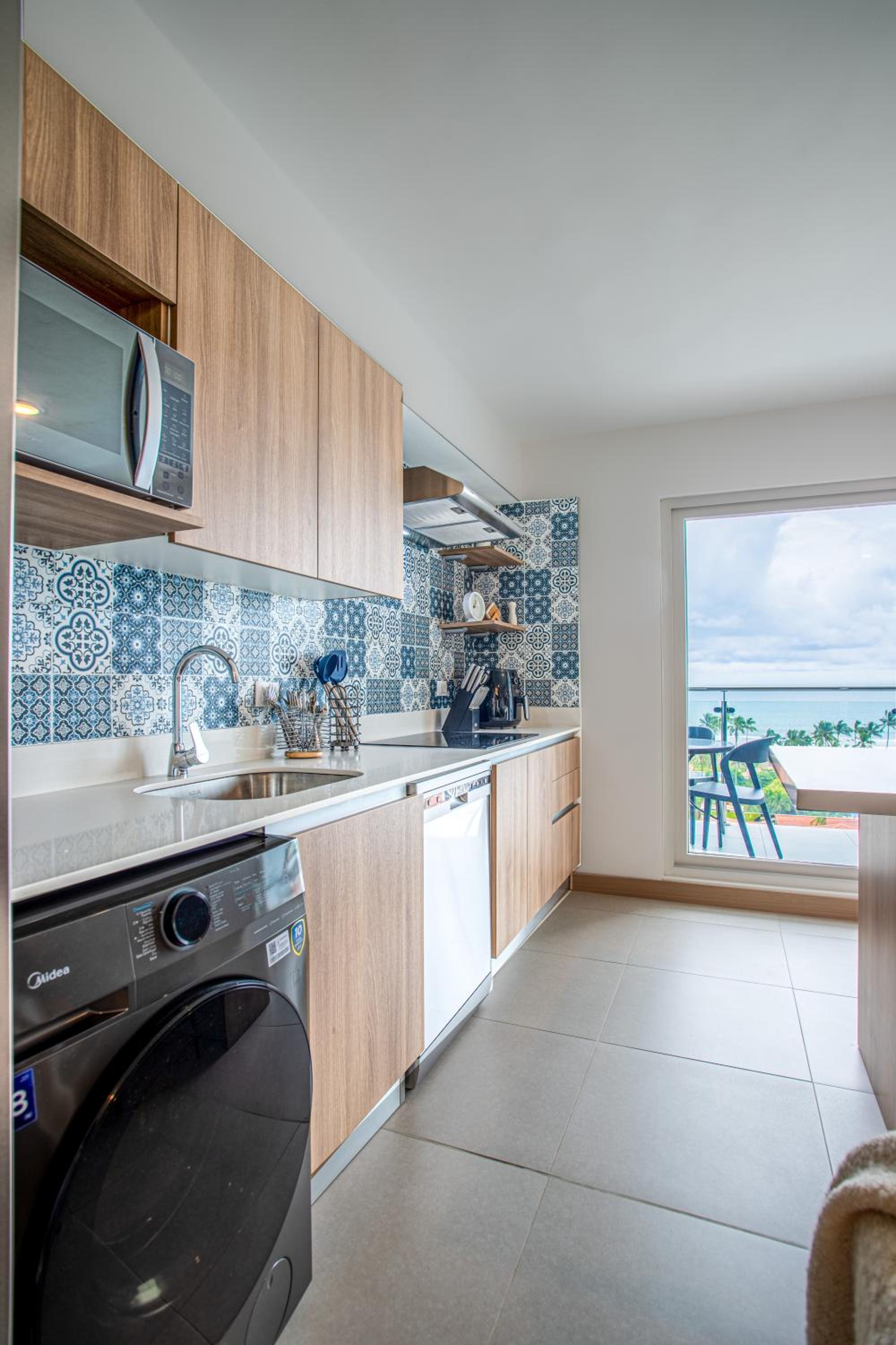 Casago 1101A, BRAND NEW RENTAL Seaside Serenity! Stunning Condo with Coastal Vibes