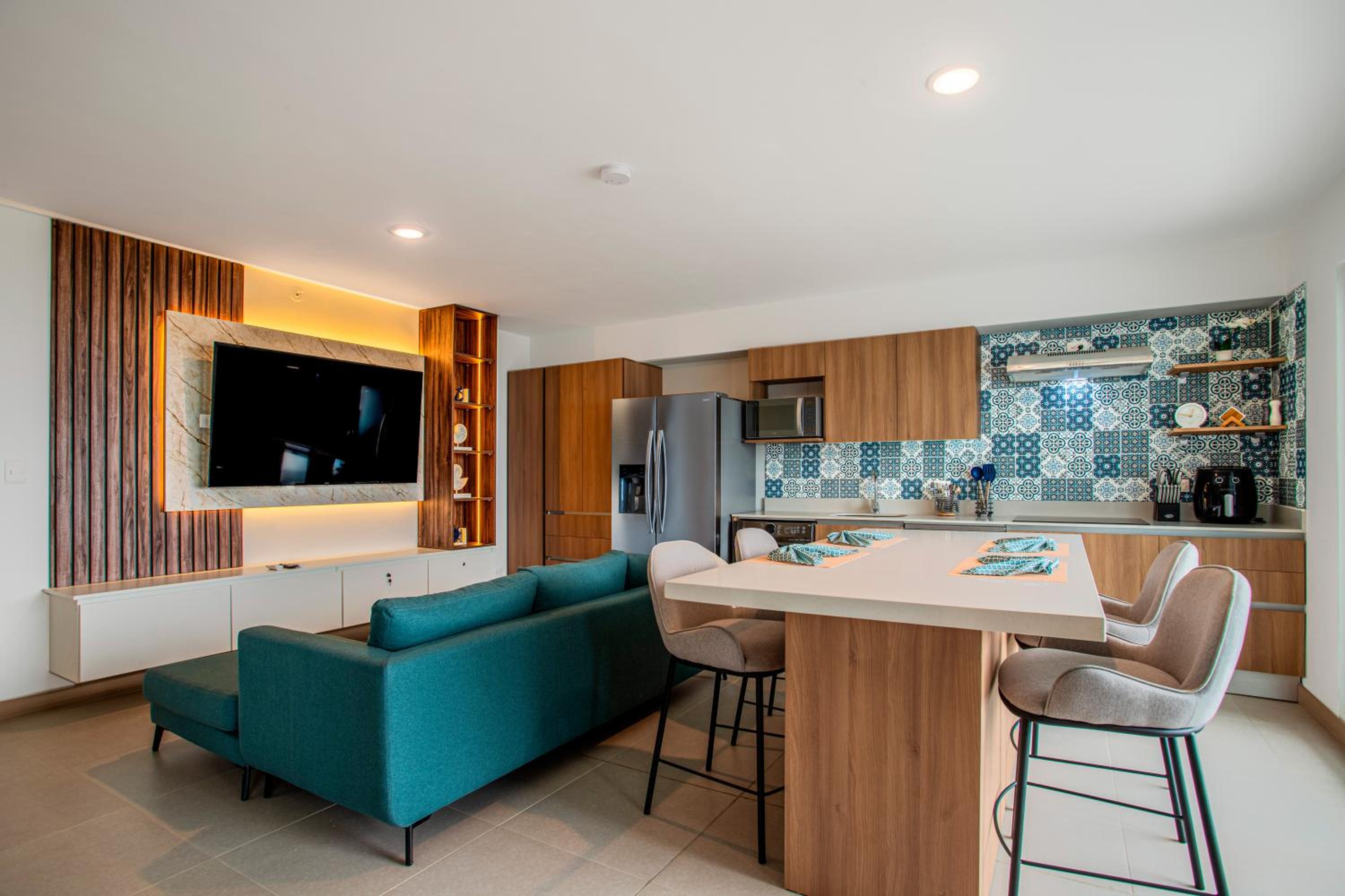 Casago 1101A, BRAND NEW RENTAL Seaside Serenity! Stunning Condo with Coastal Vibes