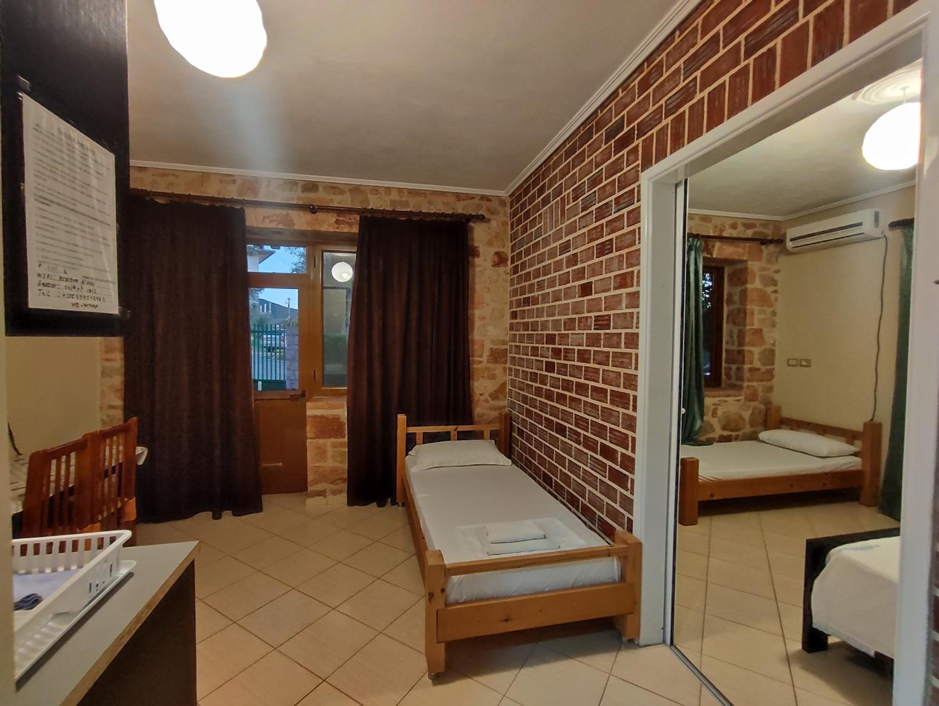 Vila Redstone Apartment ksamil